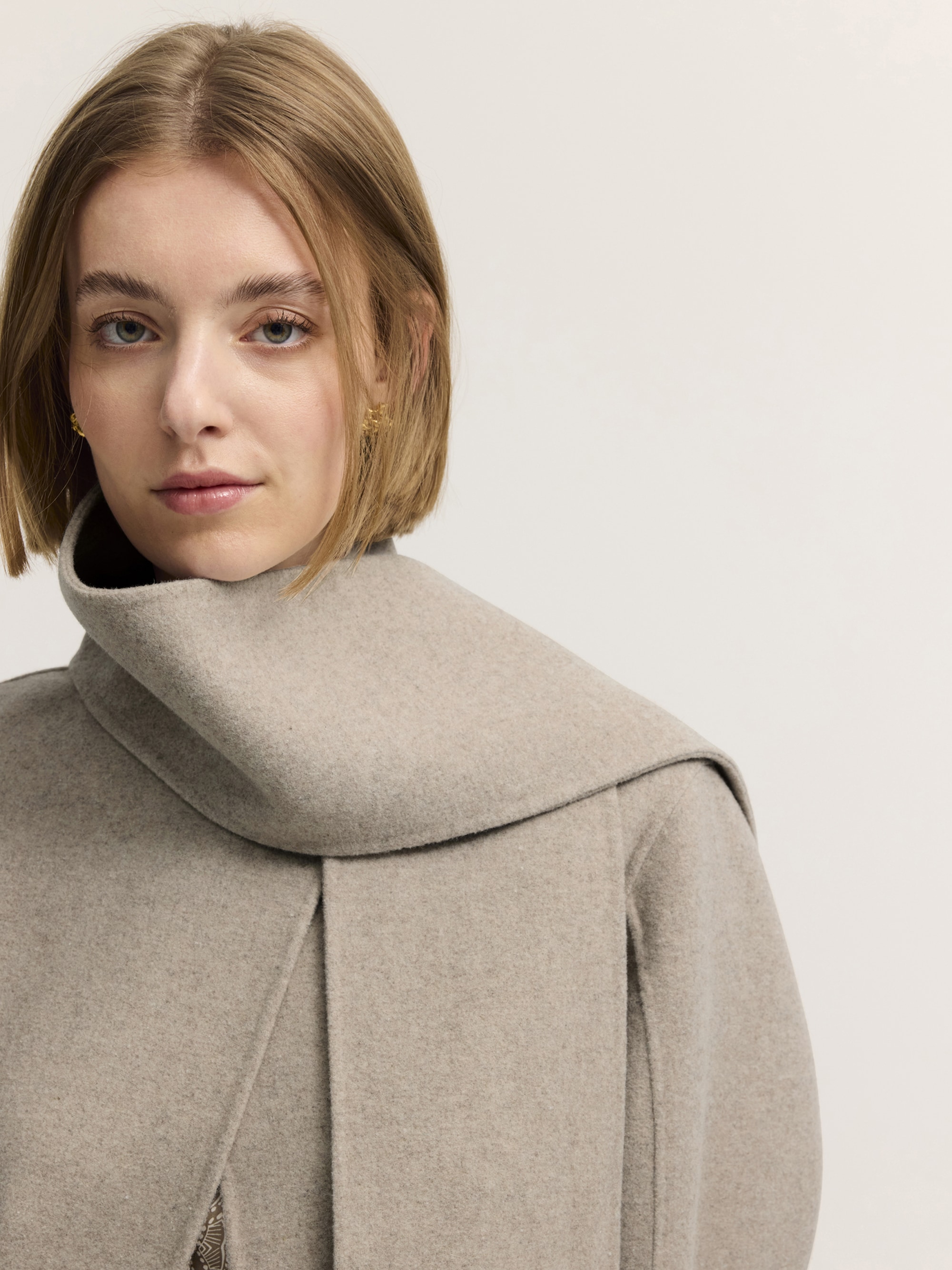 bugatti Veste courte »Regular Fit« sans capuche Écharpe assortie en mélange de laine double face incluse