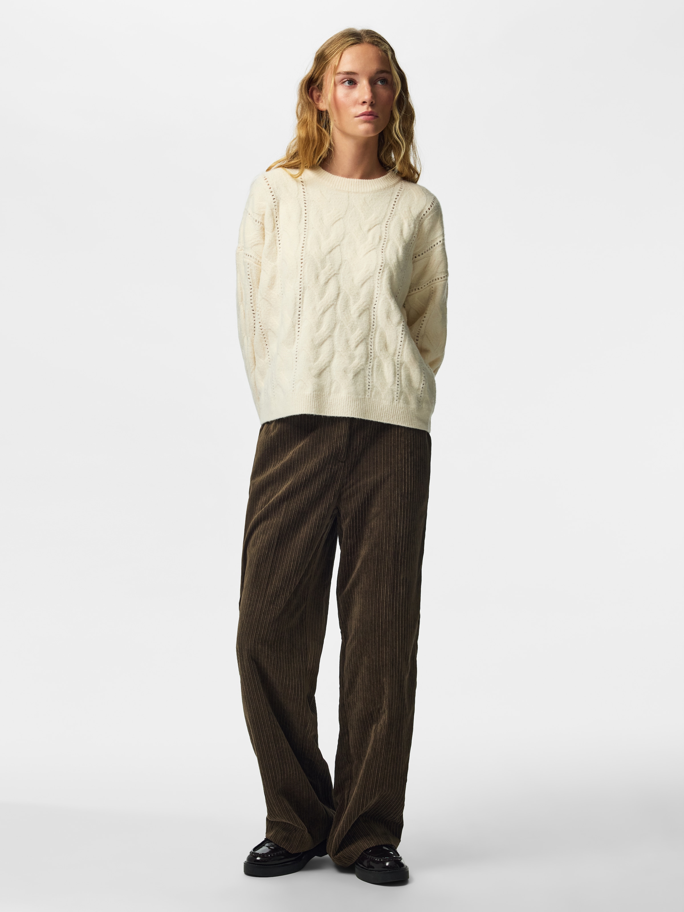 pieces Pull en tricot »PCKATHY LS O-NECK CABLE KNIT NOOS BC« Mélange de matériaux, motif en tricot torsadé