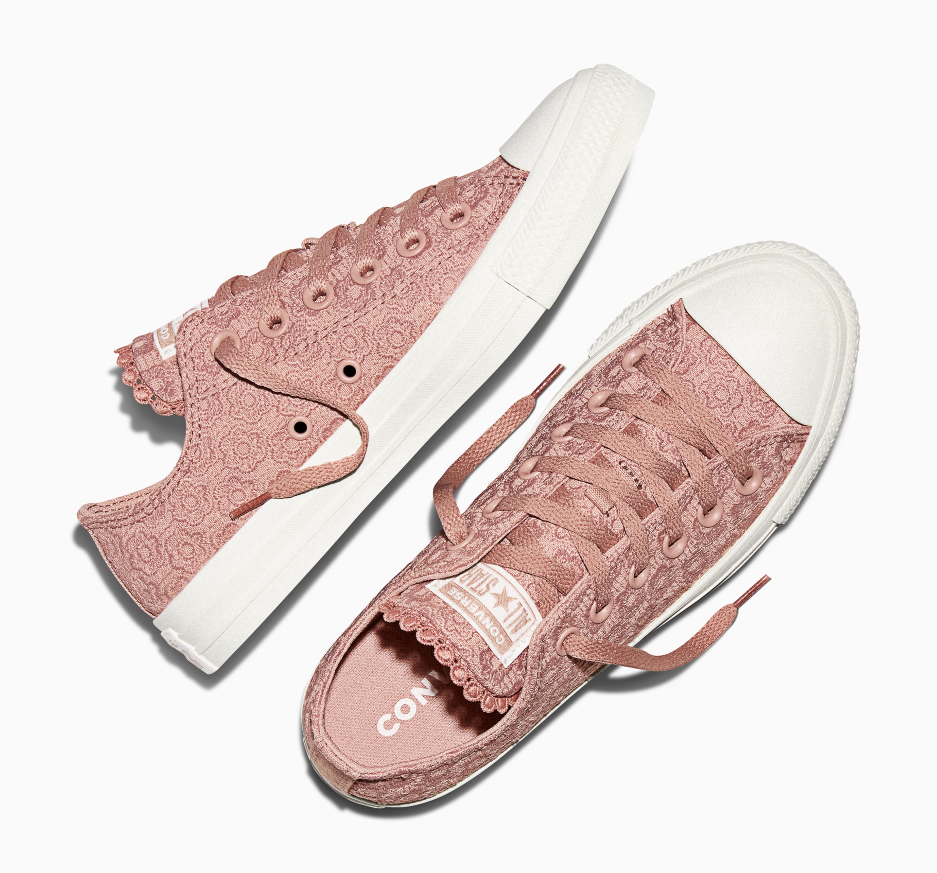 Converse Sneaker »CONVERSE CHUCK TAYLOR ALL STAR CROCHET FLORALS«  für sportlichen Look im Alltag, leicht profiliertes Laufsohlenprofil