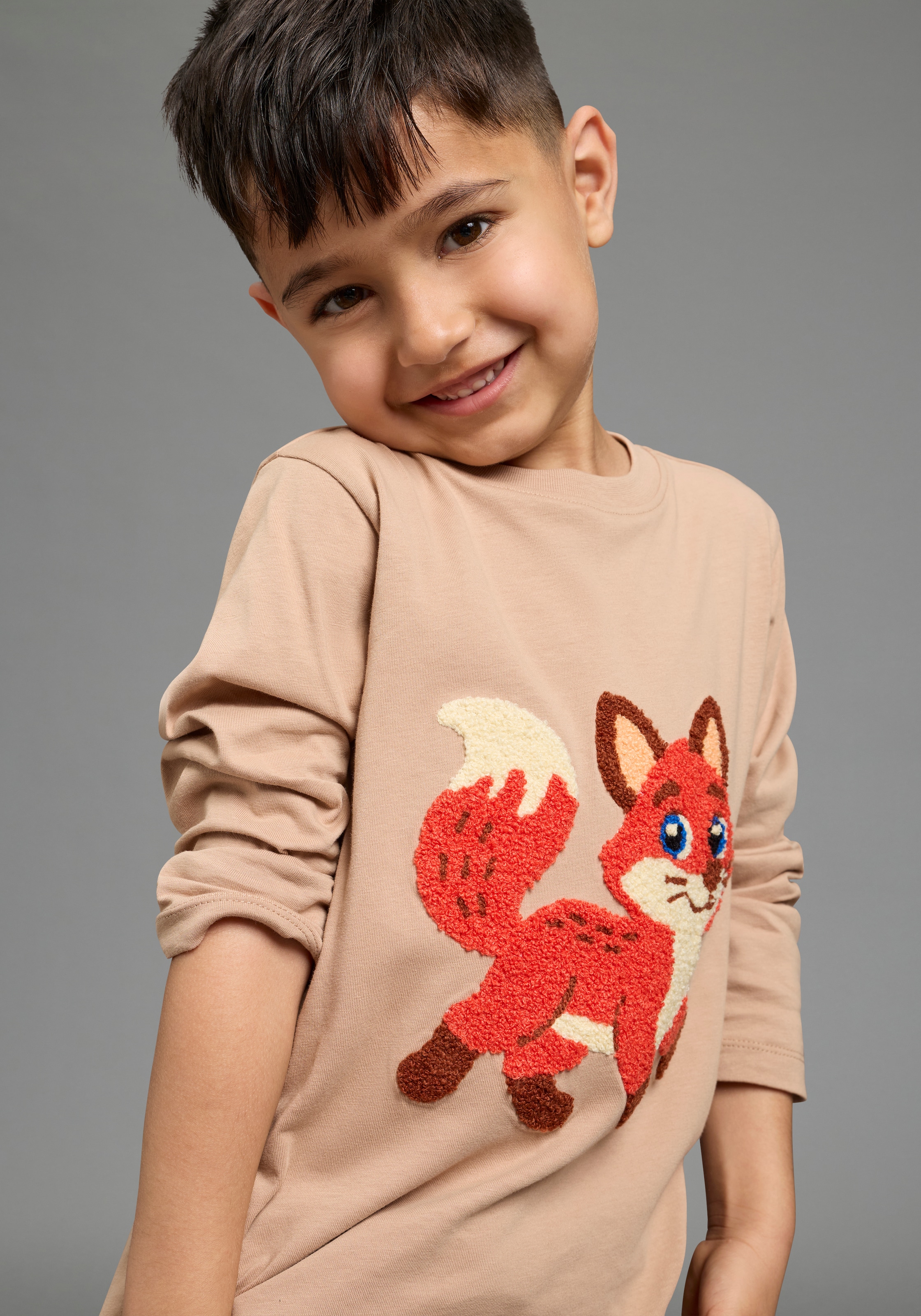 KIDSWORLD Langarmshirt »Shirt mit grosser Fuchs Frottee-Applikation« hüftlange Basic-Passform, Langarm-Design, mit Stickerei