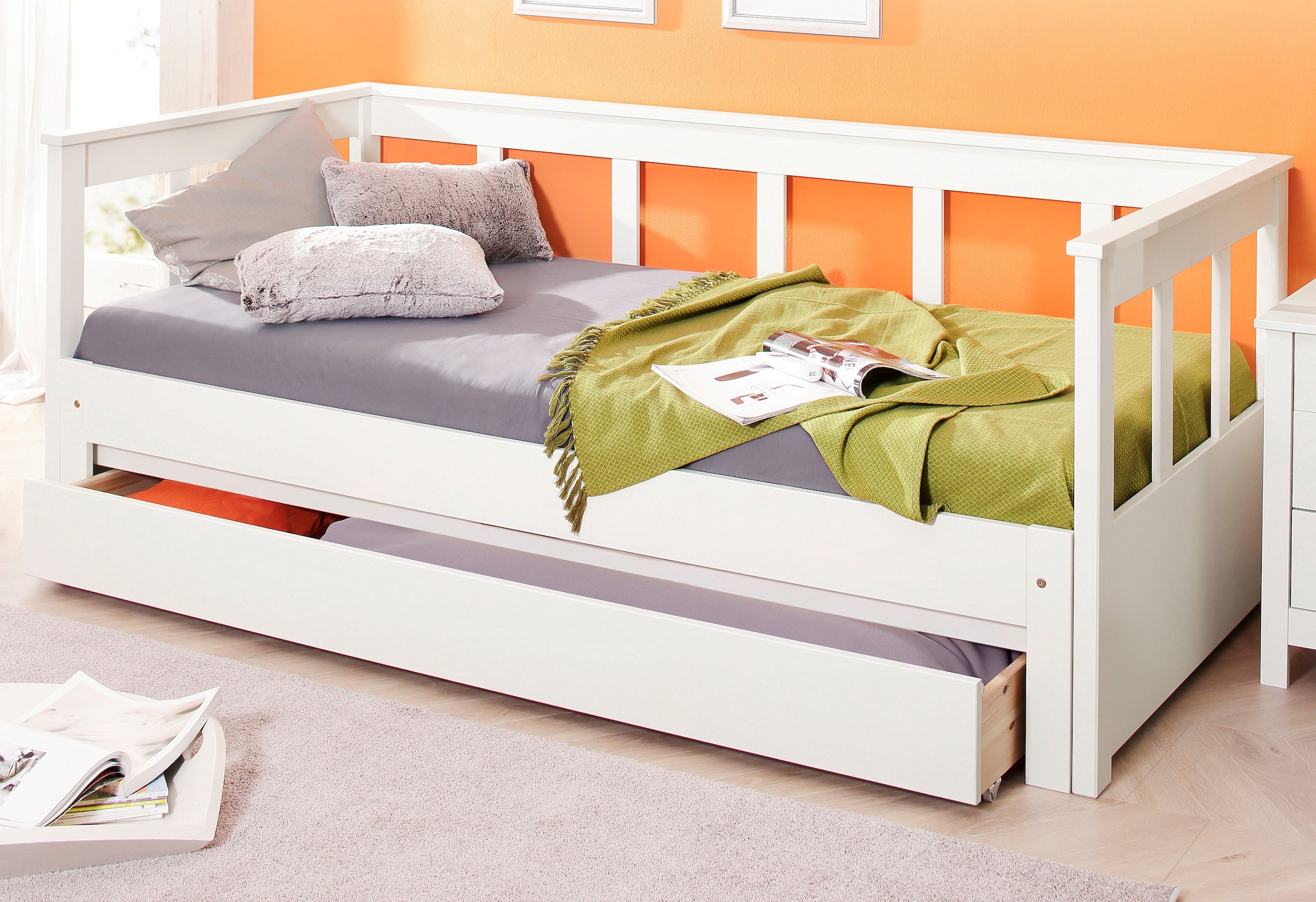 Home affaire Daybett »"AIRA" Kinderbett, Gästebett, Skandi- Design, Schublade optional«, (FSC® zertifiziertes Massivholz), mit ausziehbarer Liegefläche, ideal fürs Jugend- oder Gästezimmer