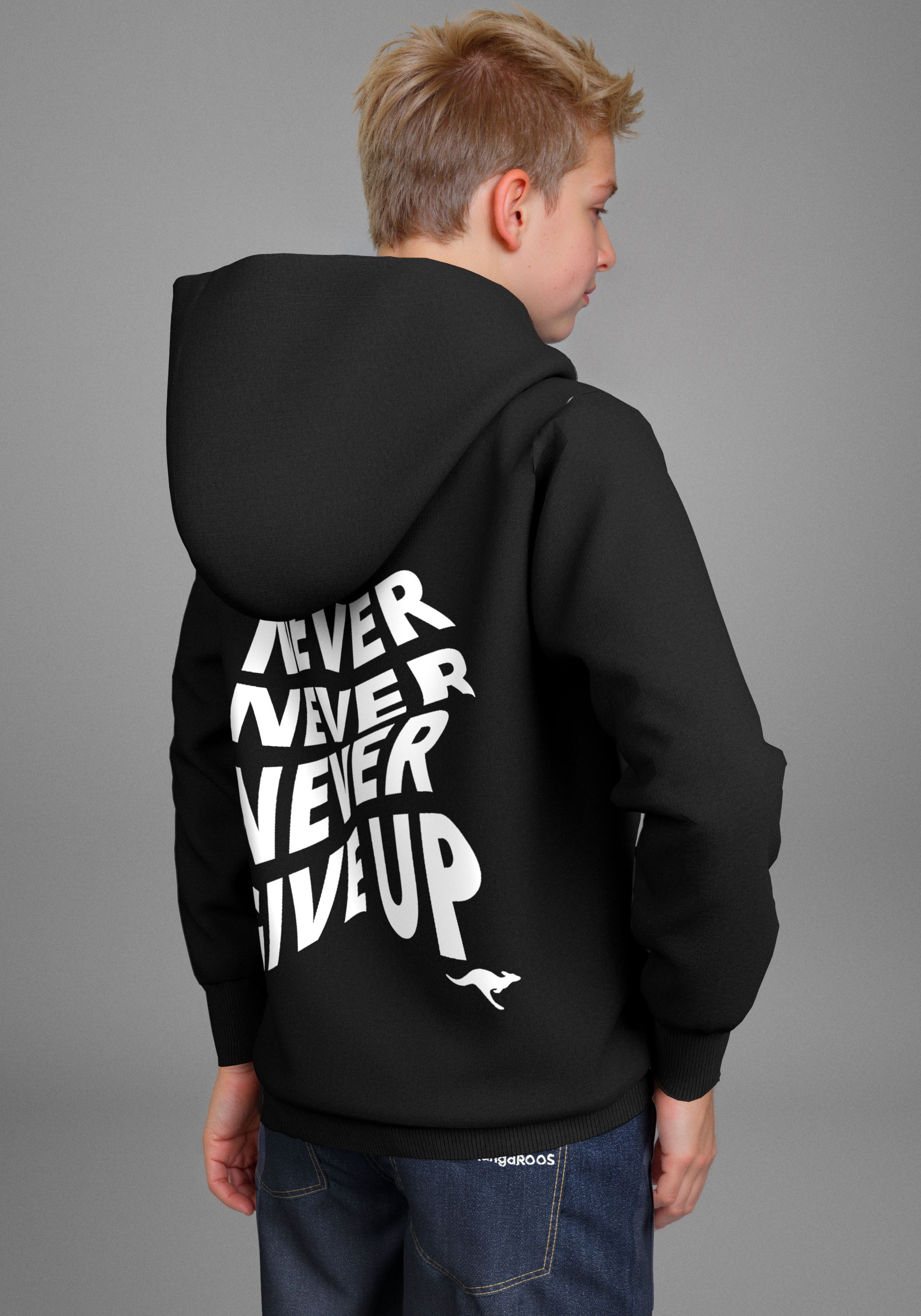 Image of KangaROOS Kapuzensweatshirt "Spruch: NEVER GIVE UP", Sweatshirt mit grossem Rückendruck