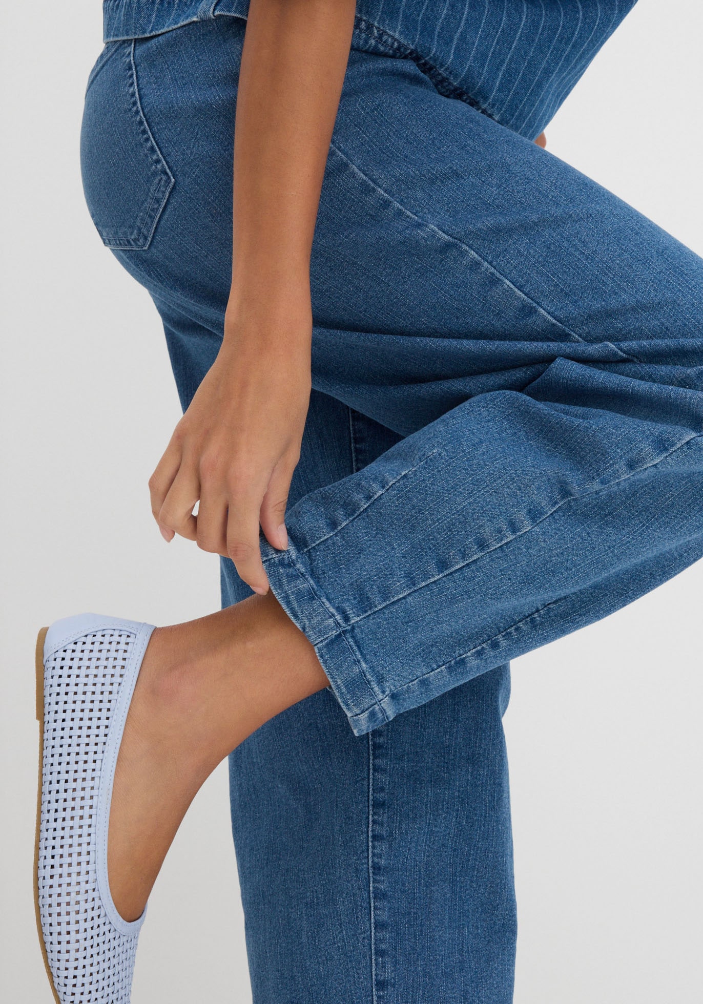 bonprix Mom-Jeans Loose Fit, elastischer Bund, aus Baumwolle, Polyester und Elasthan