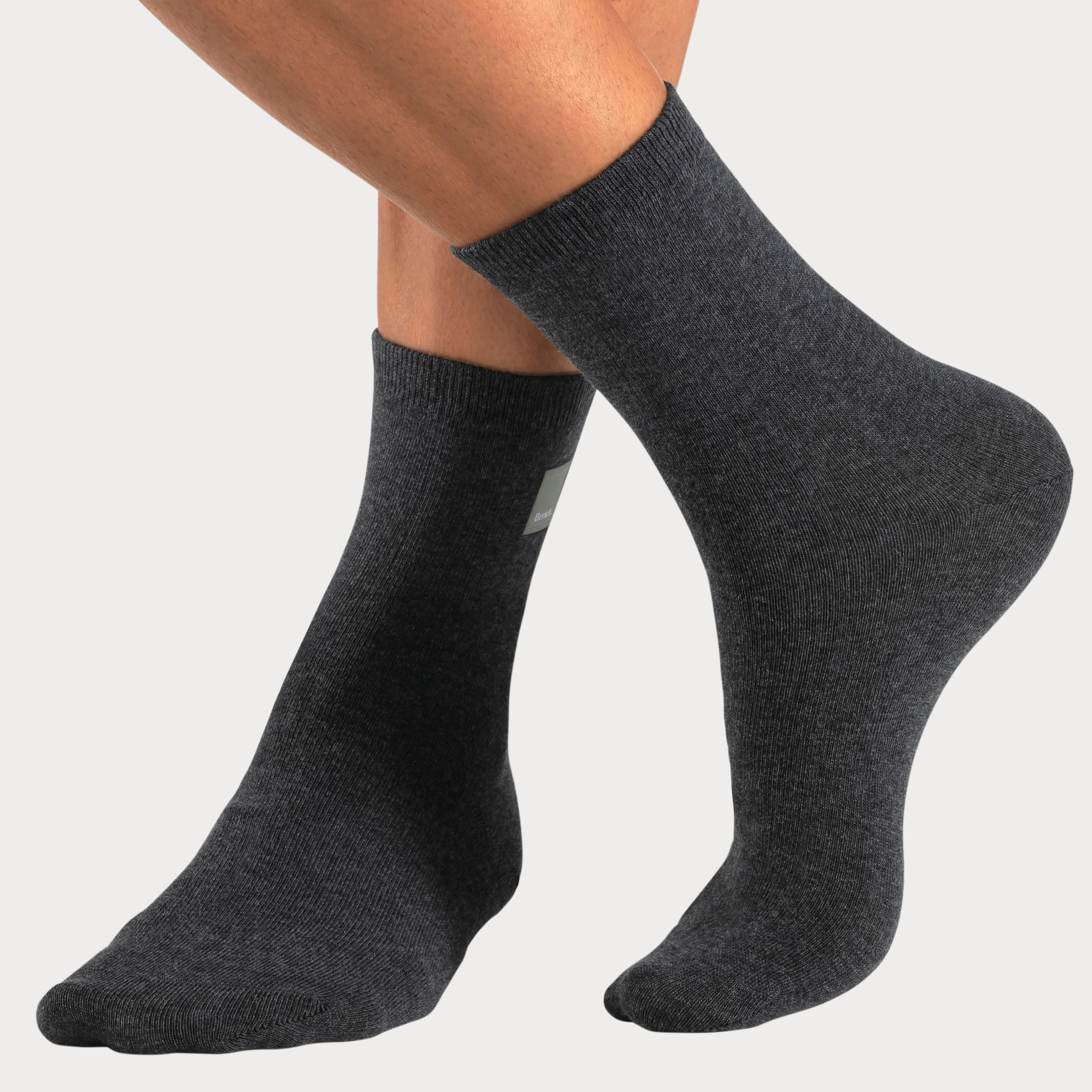 Bench. Basicsocken, (Packung, 4 Paar), mit Weblabel