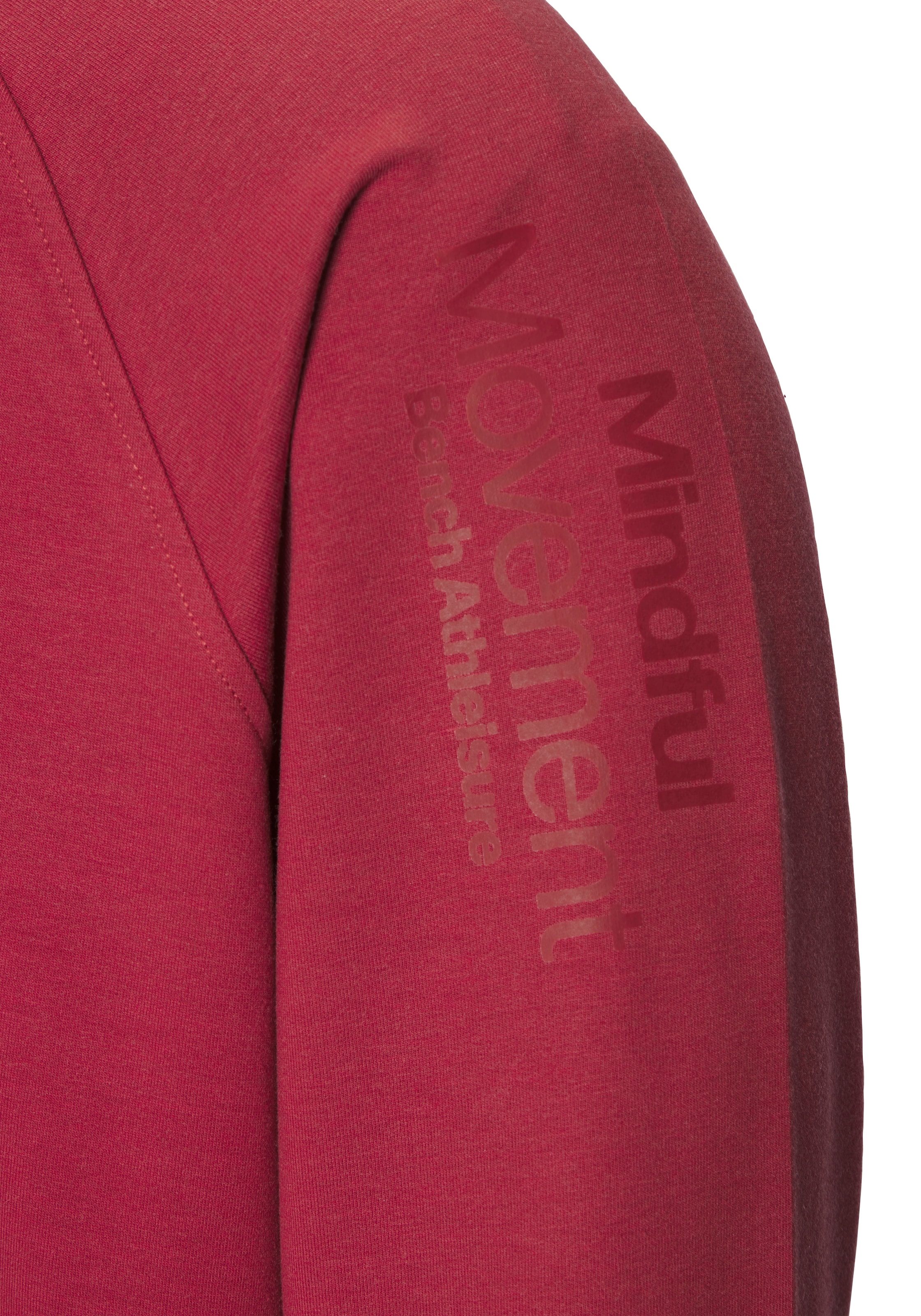 Bench. Funktionsshirt 1 mit Reisserschlusstasche am Ärmel