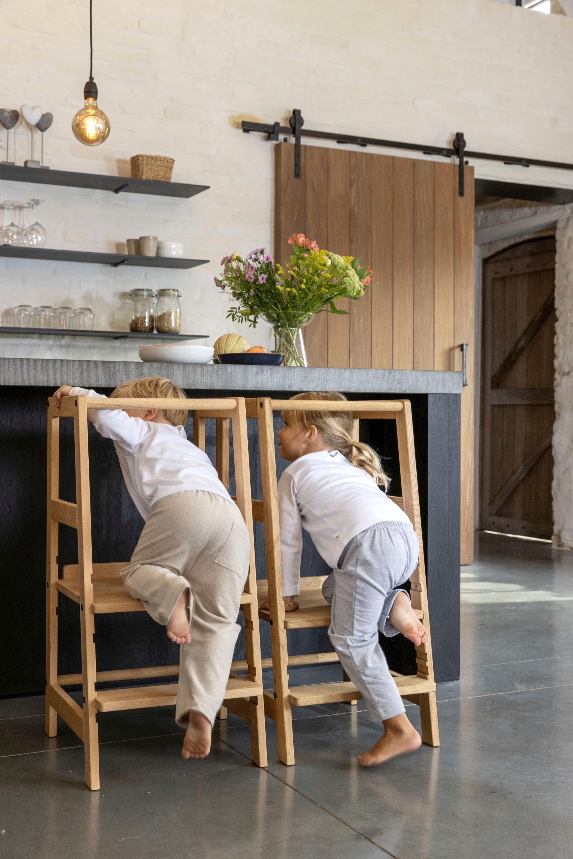 Vipack Chaise pour enfant »Lernturm aus Massivholz, stabil und standfest gebaut« () Surface de marche et de stationnement réglable en 3 positions, 3 couleurs différentes