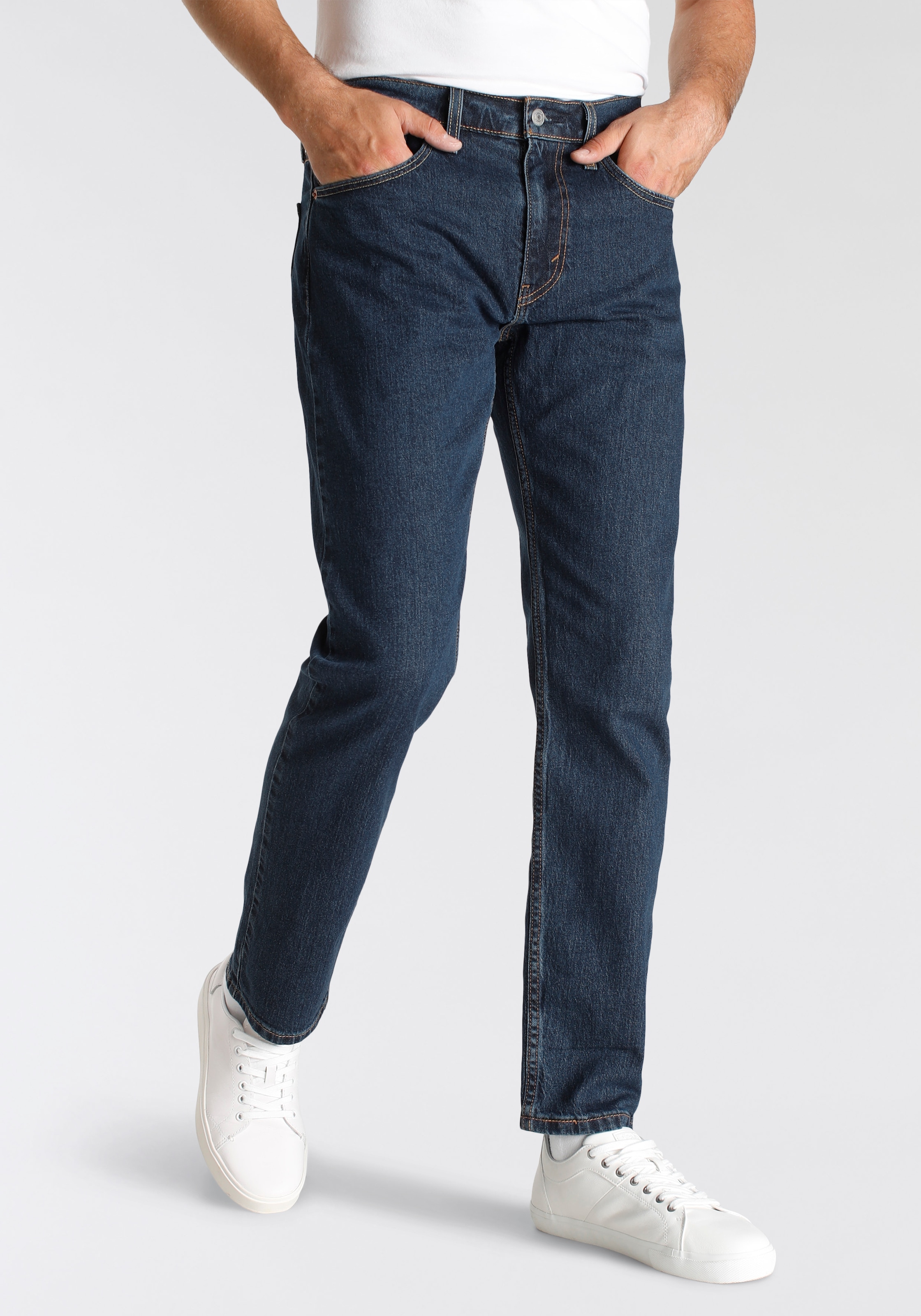 Levi's® Tapered-fit-Jeans »502 TAPER«, in elegantem, modernem Stil