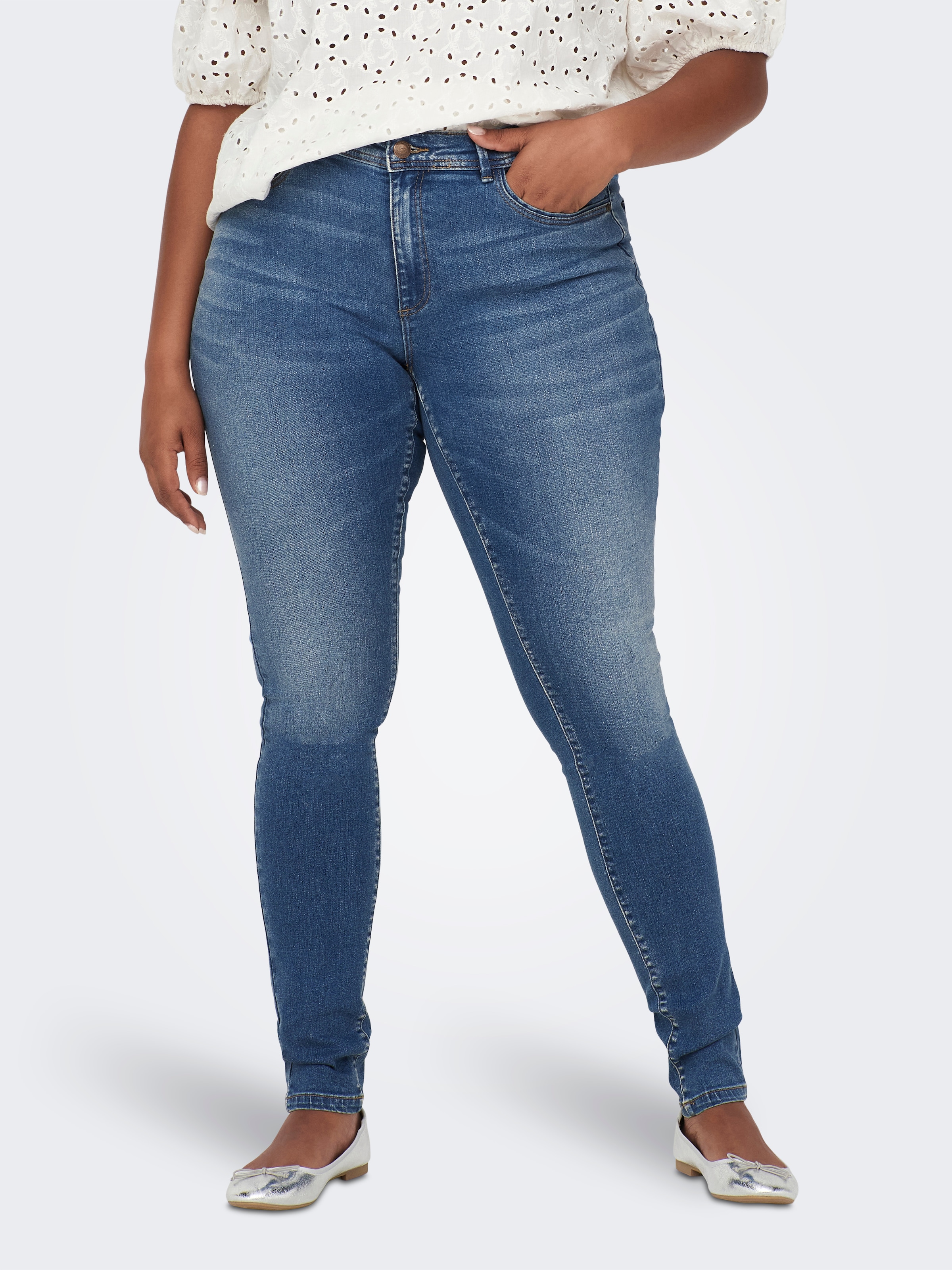 Image of ONLY CARMAKOMA Skinny-fit-Jeans "CARSALLY REG SK DNM BJ114-3 NOOS" Materialmix, skinny fit