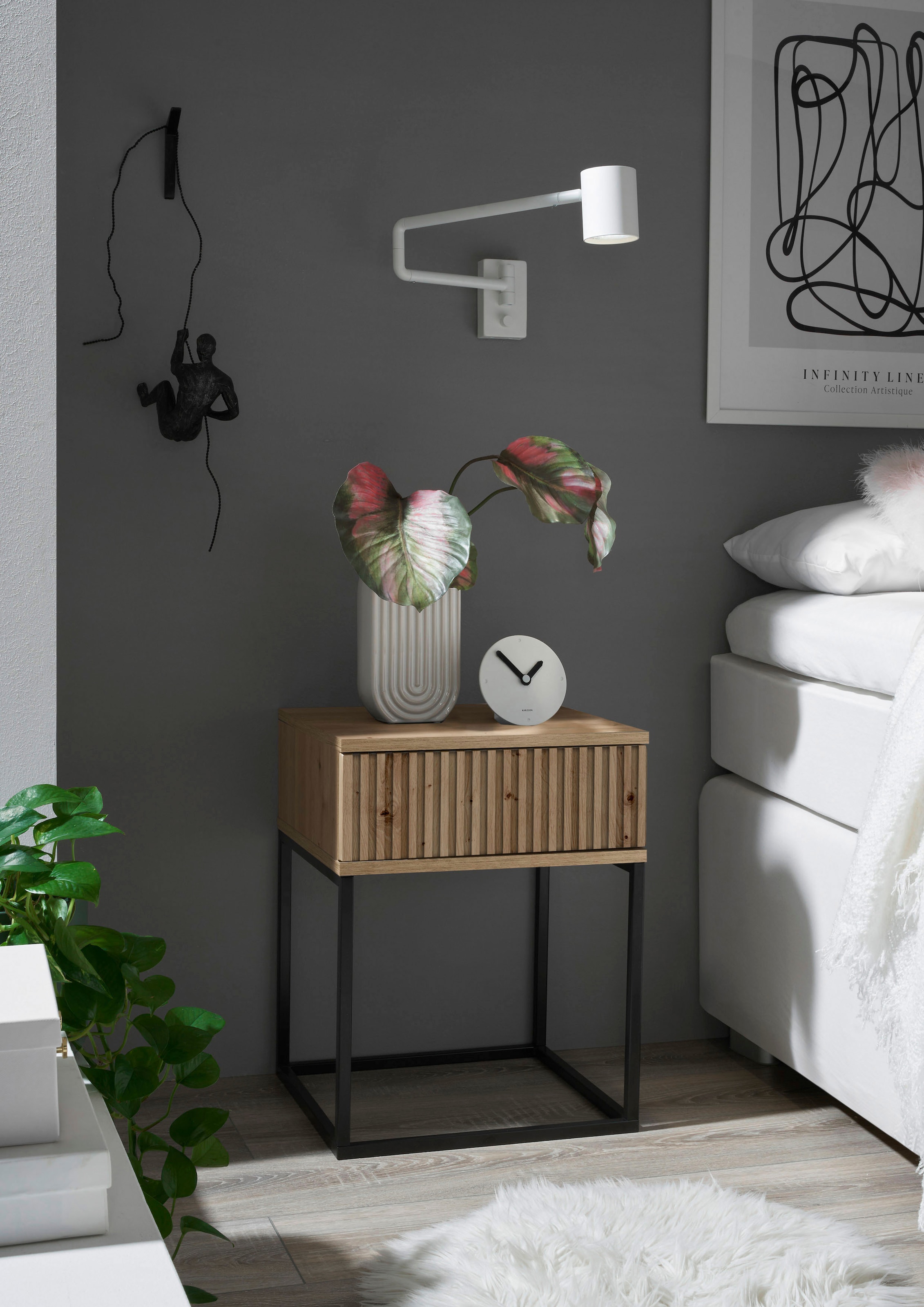 Schlafkontor Nachtkommode »Marle Nachtkonsole, Nachtkästchen auf Metall-Fussgestell« Schubkasten in Rillenoptik auf schwarzem Metallgestell