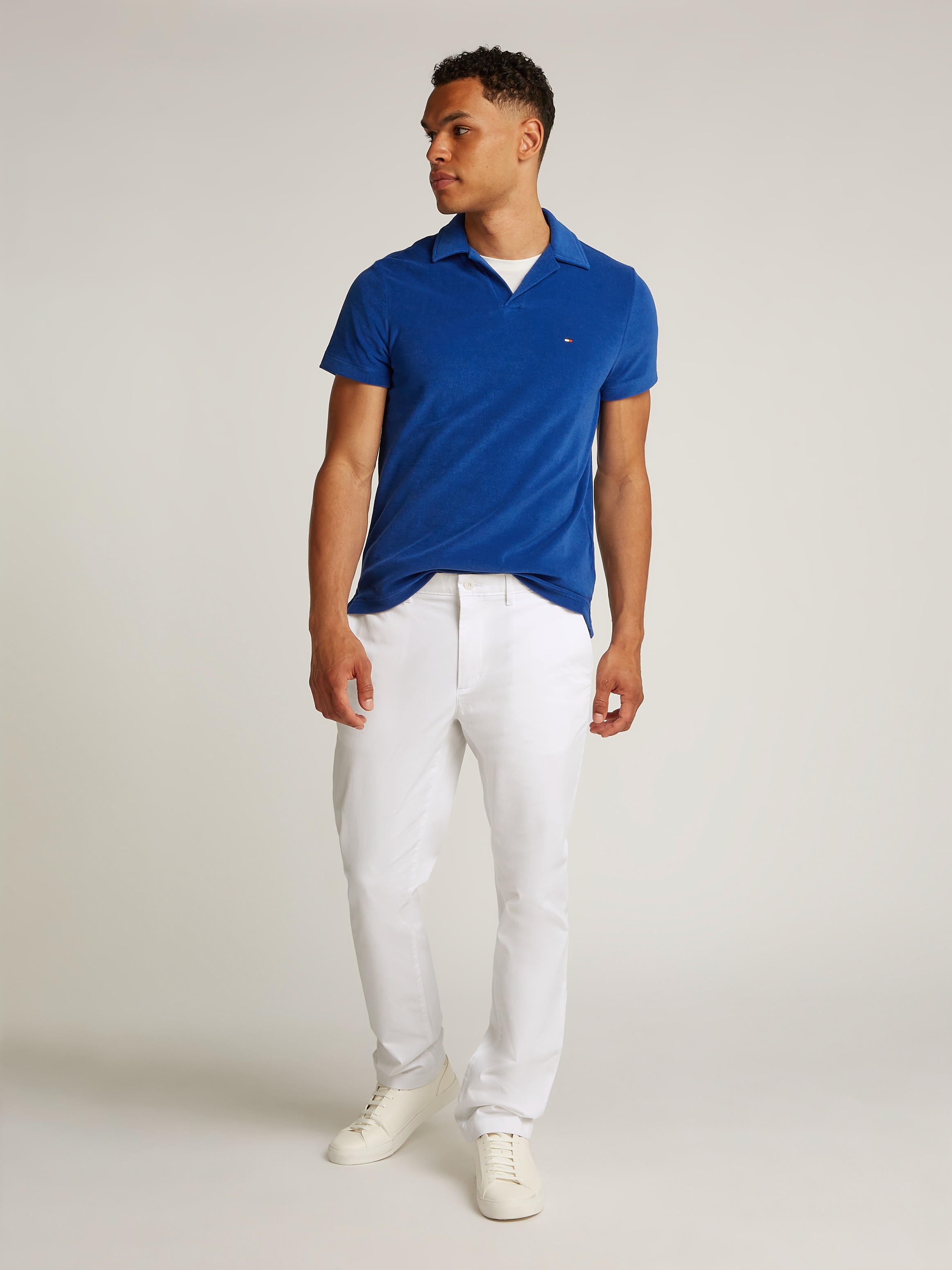 Tommy Hilfiger Chinohose »DENTON CHINO SATIN«  mit Gesässtaschen mit Knopf, Logostickerei