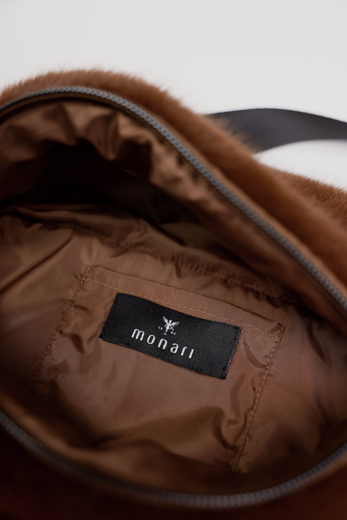 Monari Gürteltasche Mit grössenverstellbarem Gurt