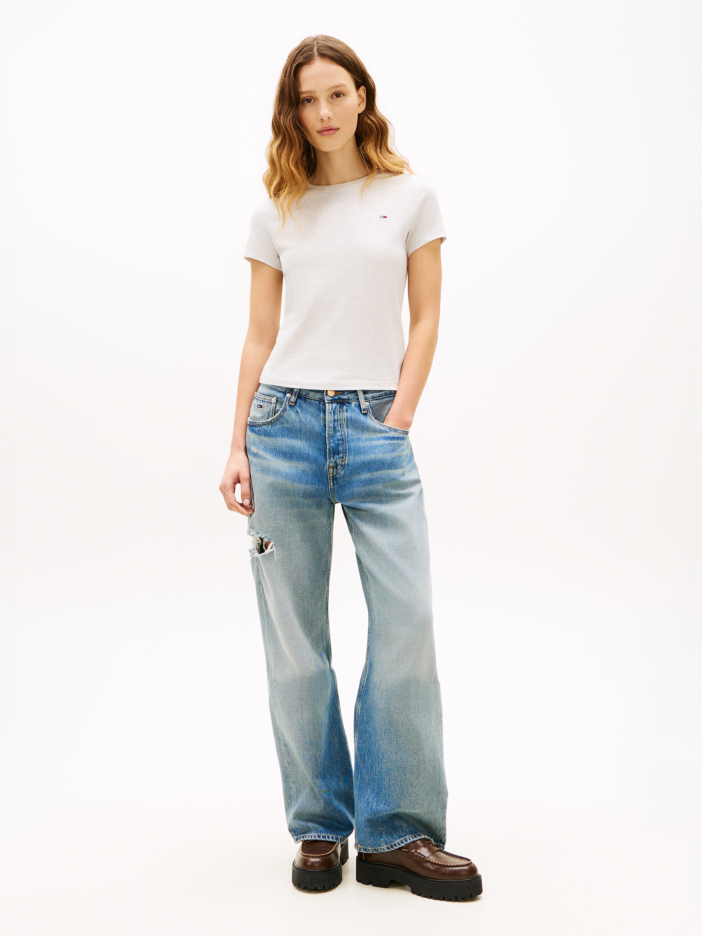 Tommy Jeans Kurzarmshirt »TJW SLIM C-NECK TEE« mit Logo-Stickerei