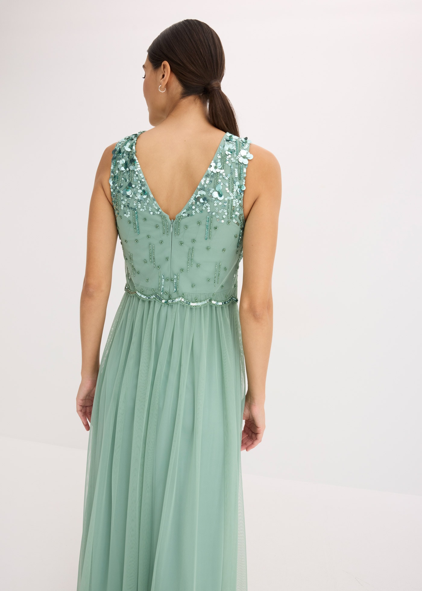 bonprix Maxi robe »Maxikleid mit Paillettenstickerei« ohne Ärmel, ausgestellte Passform, mit Paillettenstickerei