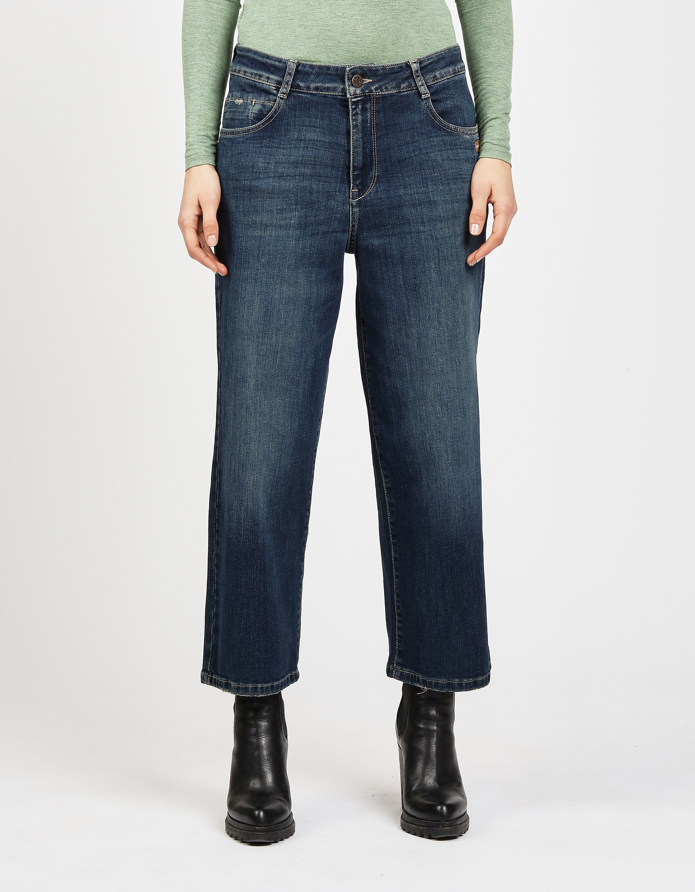 Image of GANG Weite Jeans "94CAROL" in verkürzter Cropped Form