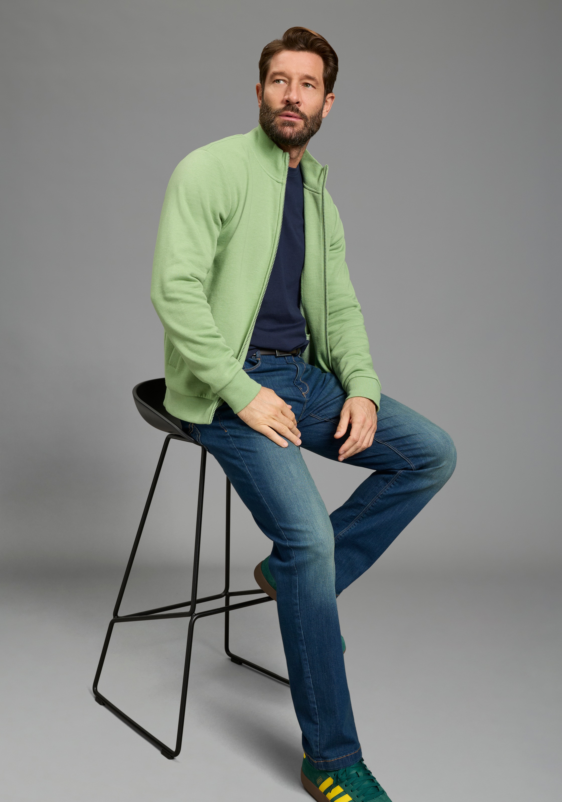 Man's World Sweatjacke Stehkragen und dezentem Logodruck