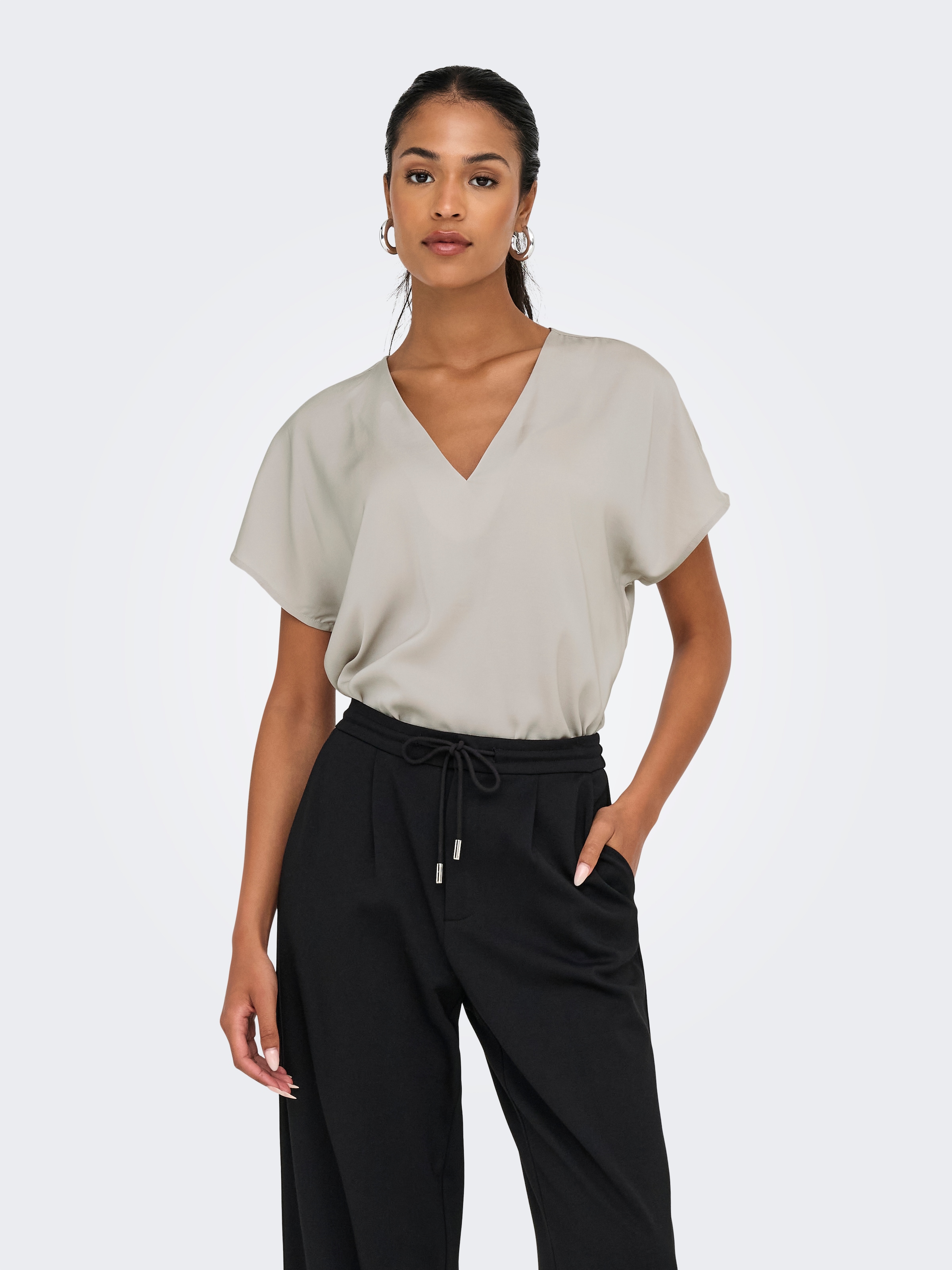 Image of ONLY V-Shirt "ONLLUCY LIFE SS V-NECK TOP WVN"