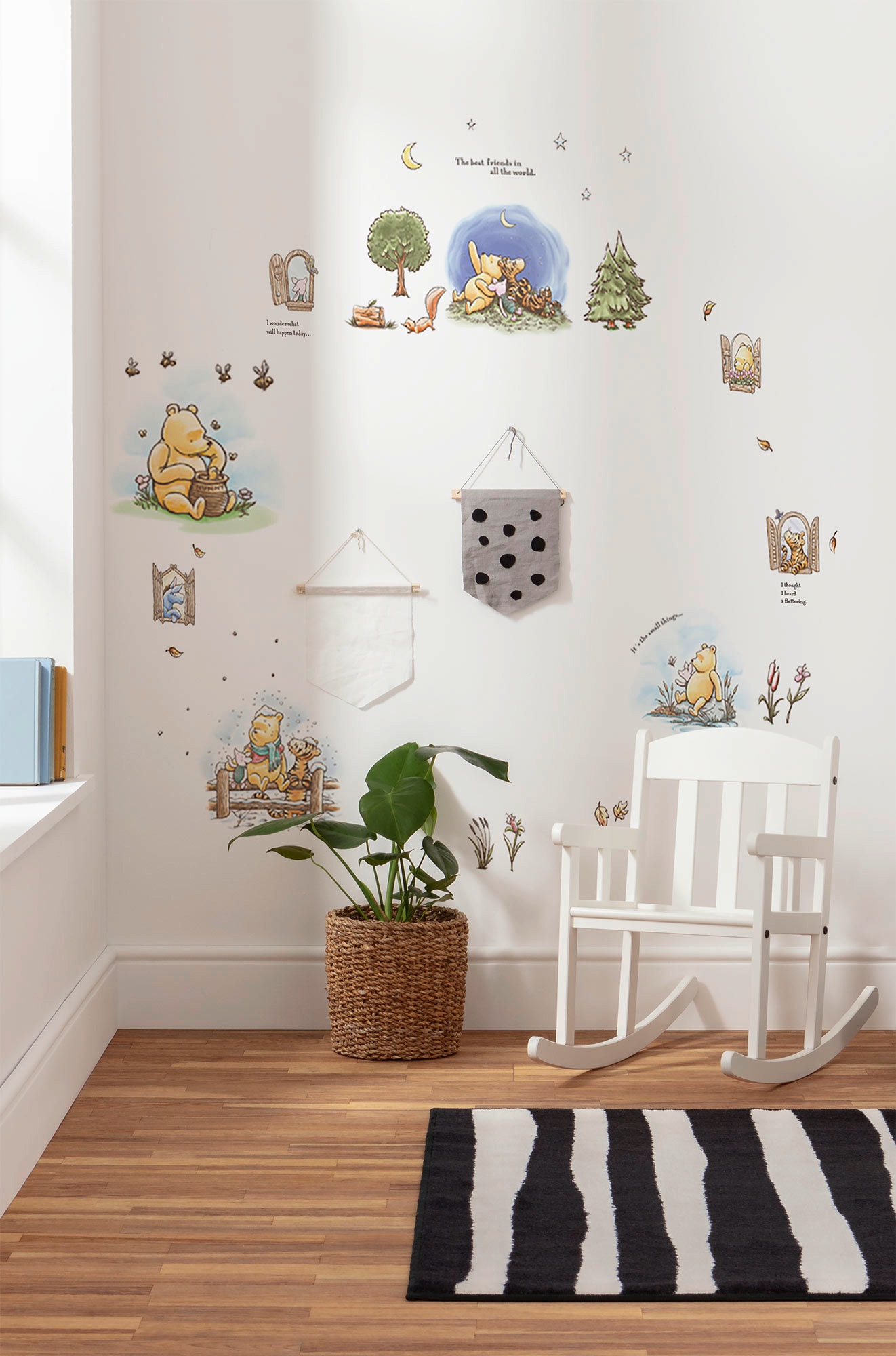 Komar Wandtattoo »Winnie the Pooh Adventures - Grösse 50 x 70 cm«, (61 St.), selbstklebend, Wandsticker, Kinderzimmer
