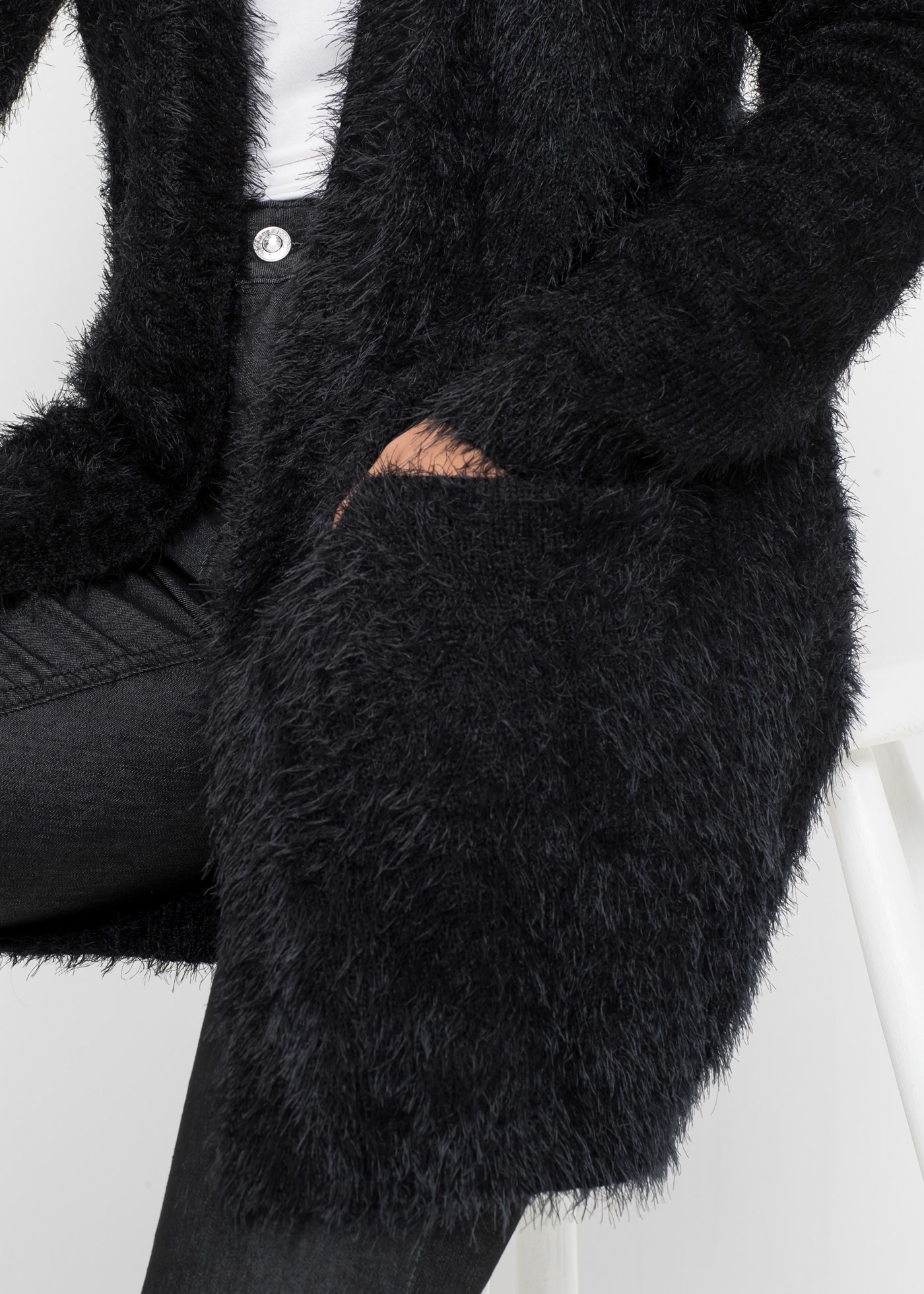 bonprix Cardigan long »Longstrickjacke in Flauschoptik« lockere Passform, mit flauschiger Optik, eleganter Stil