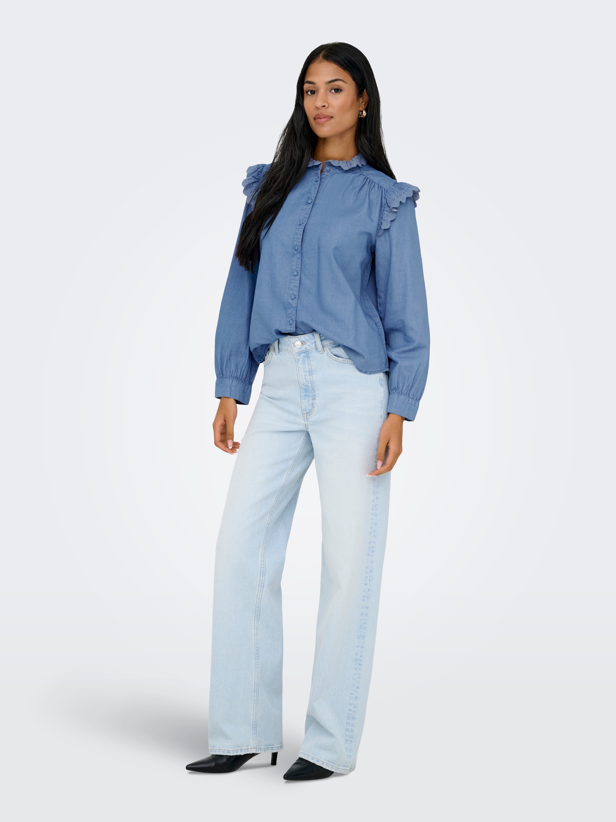 ONLY Blouse en jean »ONLPIPER L/S EMB FRILL DNM SHIRT QYT« mit Rüschen