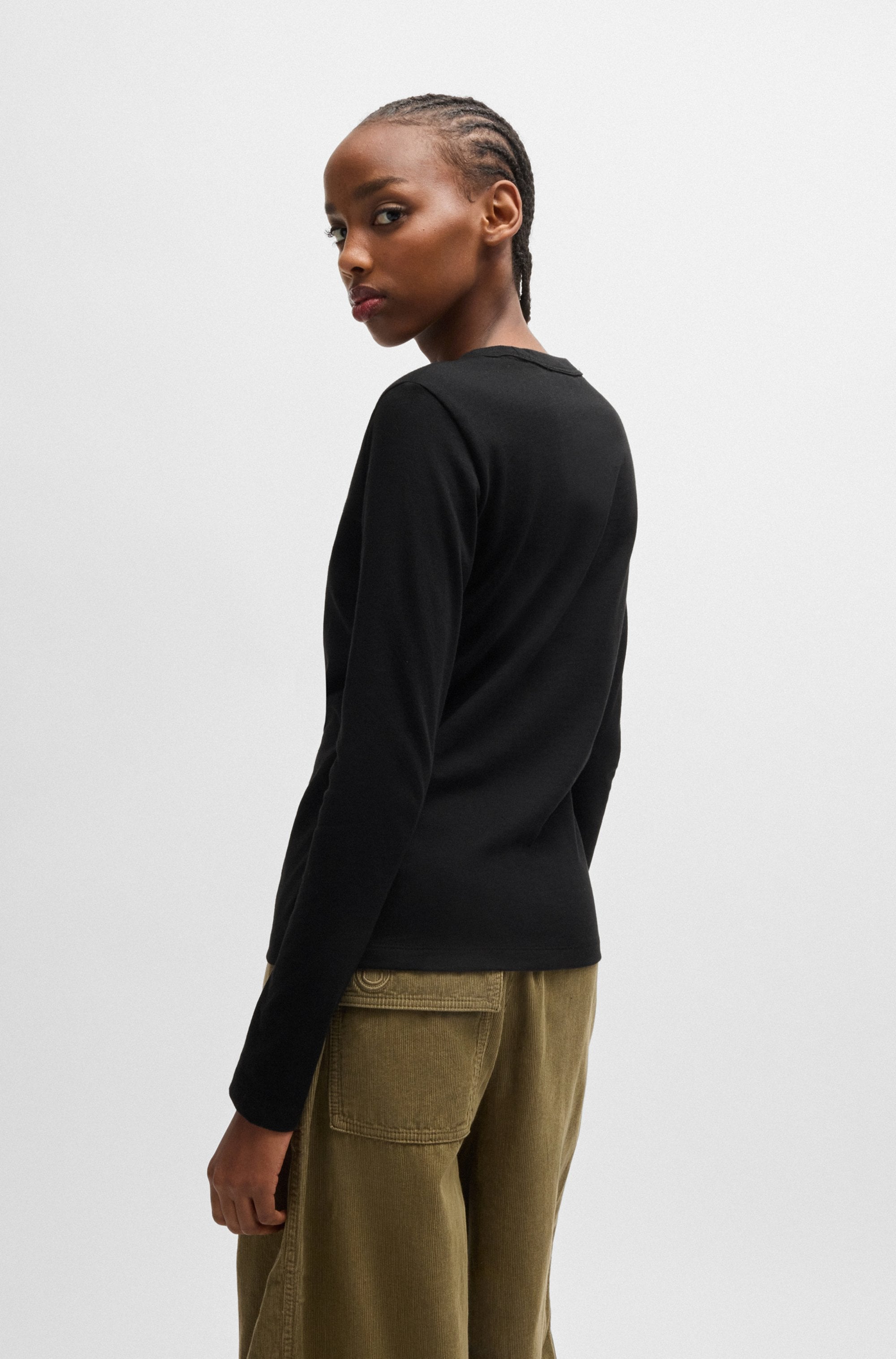 HUGO Blue Longsleeve »Daliria«, mit Label-Badge mit HAPPY HUGO Logo