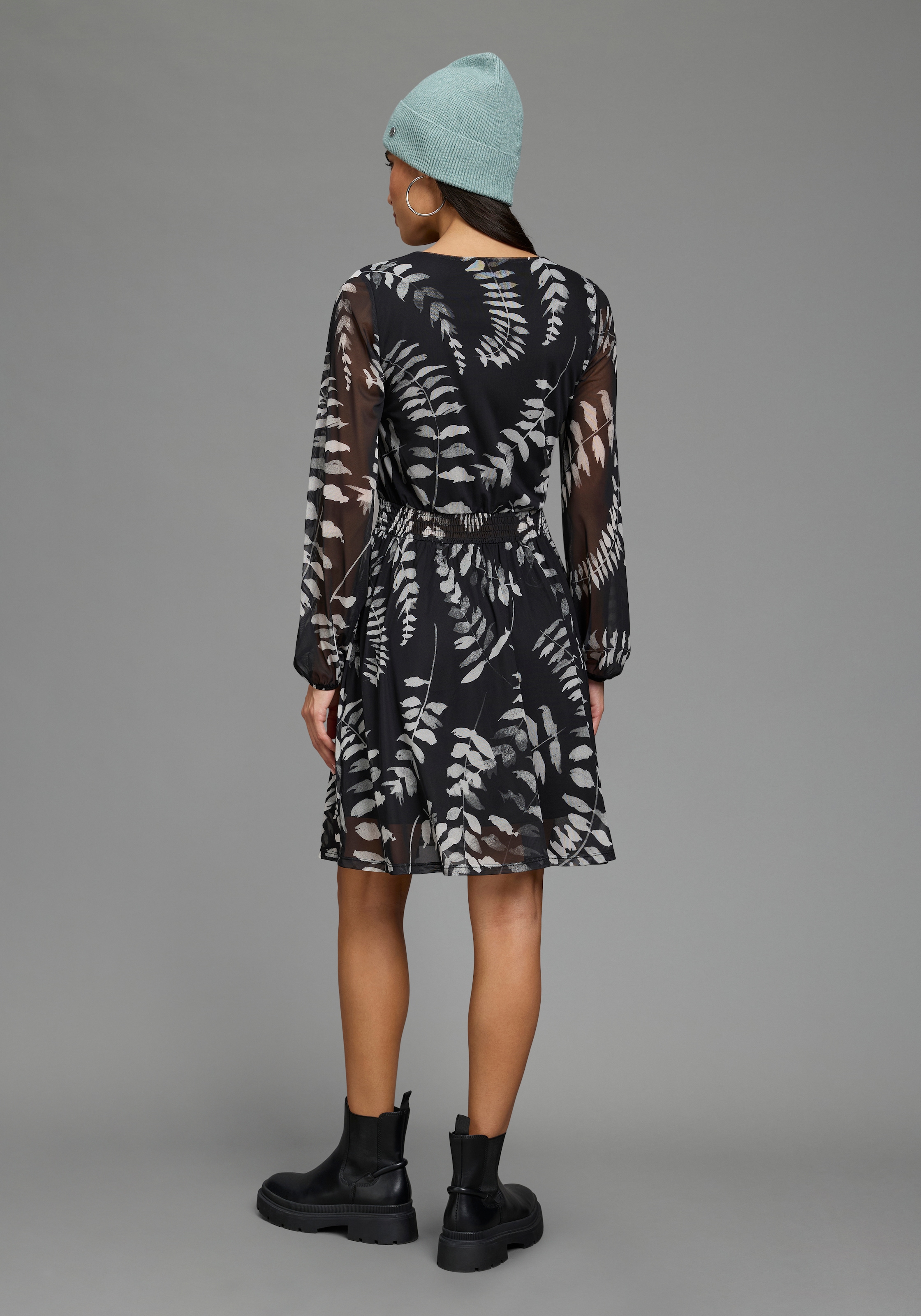 Laura Scott Robe en maille robe en mesh, matériau élastique, coupe cintrée, taille élastique