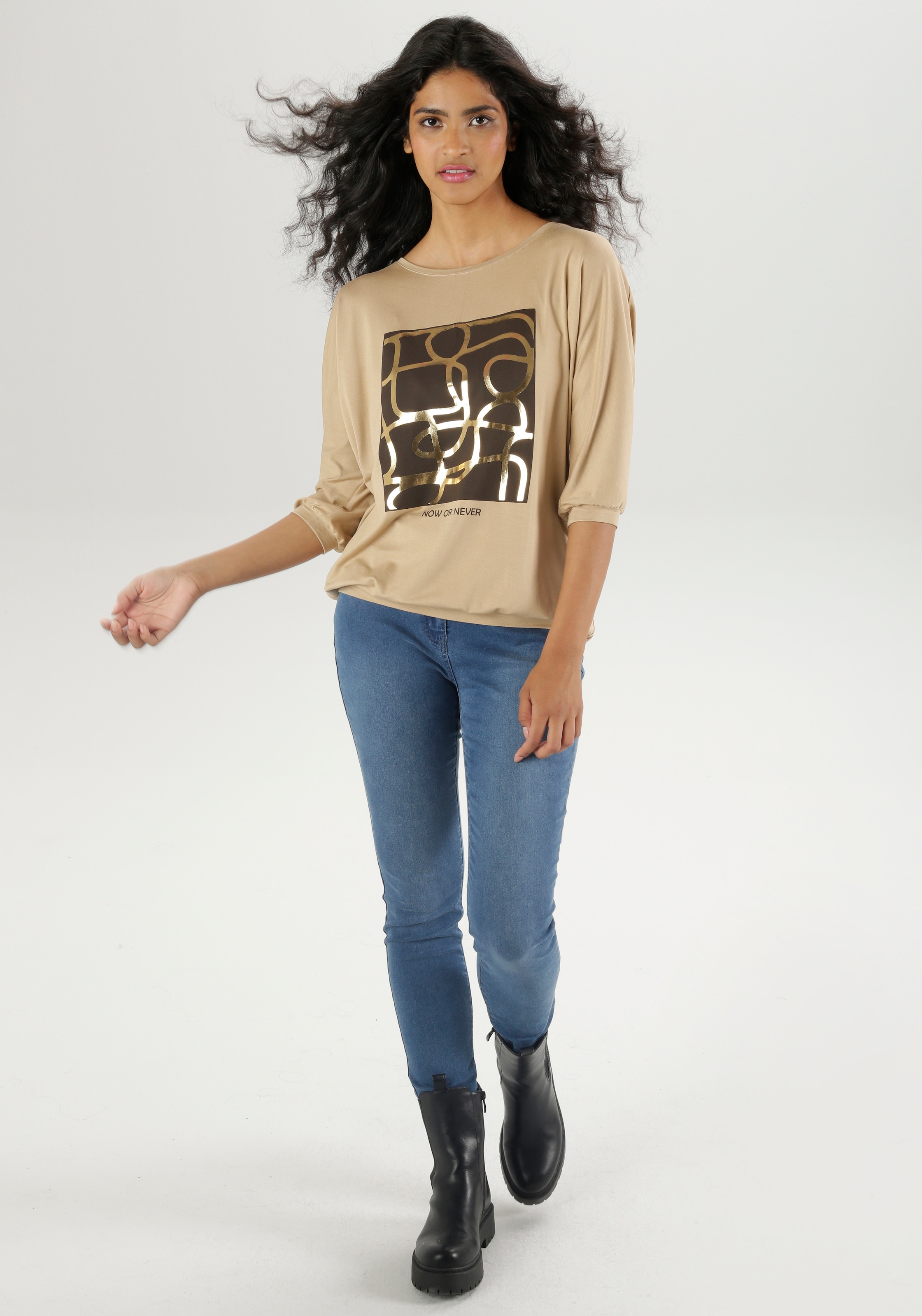 Aniston SELECTED Fledermausshirt, mit goldfarbenem Folienprint