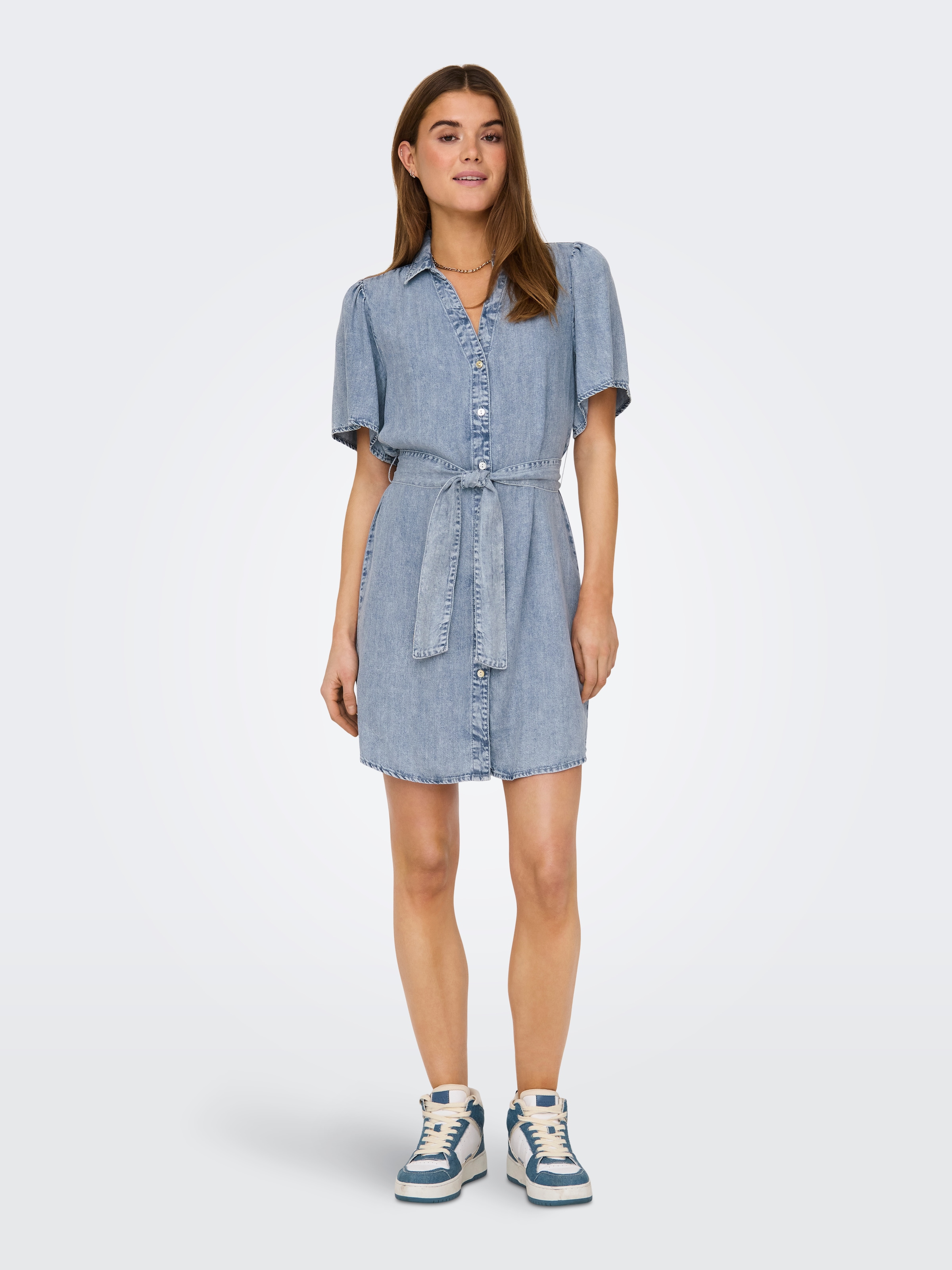 ONLY Robe en jean »ONLHELENA SS BELTED DNM DRESS QYT« viscose, coupe regular