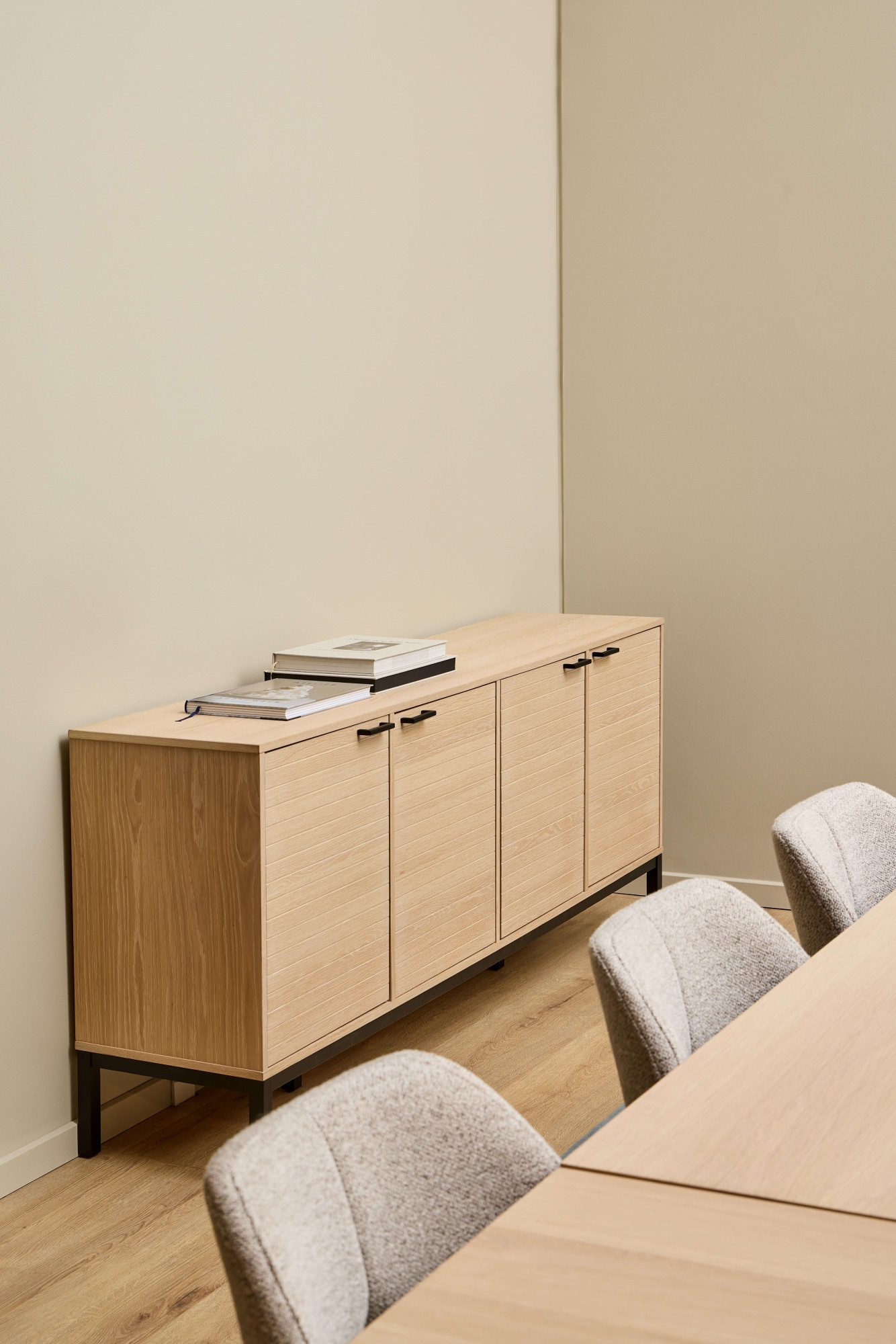 ACTONA GROUP Buffet »Kensington« buffet, 4 portes et 4 étagères chêne pigmenté blanc, 180x40x80 cm