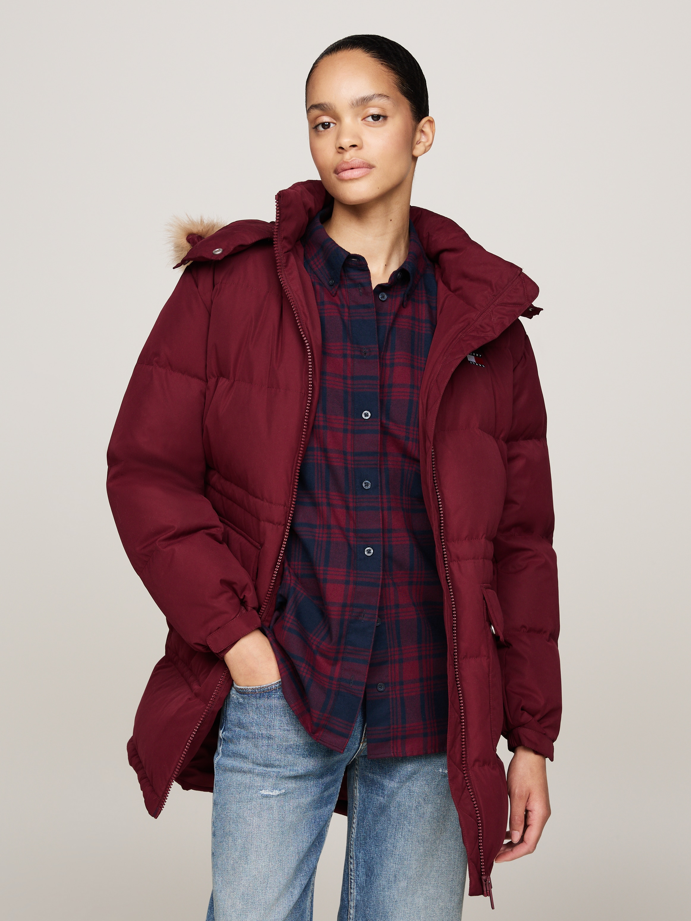 TOMMY JEANS Steppjacke »TJW MIDI ALASKA FAUX FUR«, mit Kapuze, mit Fellimitat