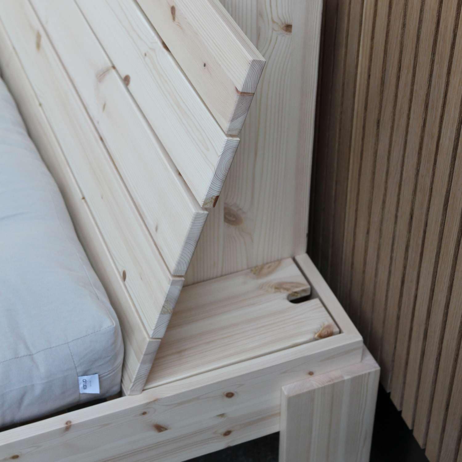 Karup Design Stauraumbett »Layers Bed Headboard, Bettgestell mit Stauraumkopfteil, mehrere Grössen«, inkl. Lattenrost, excl. Matratze, FSC®-zertifiziertes Massivholz