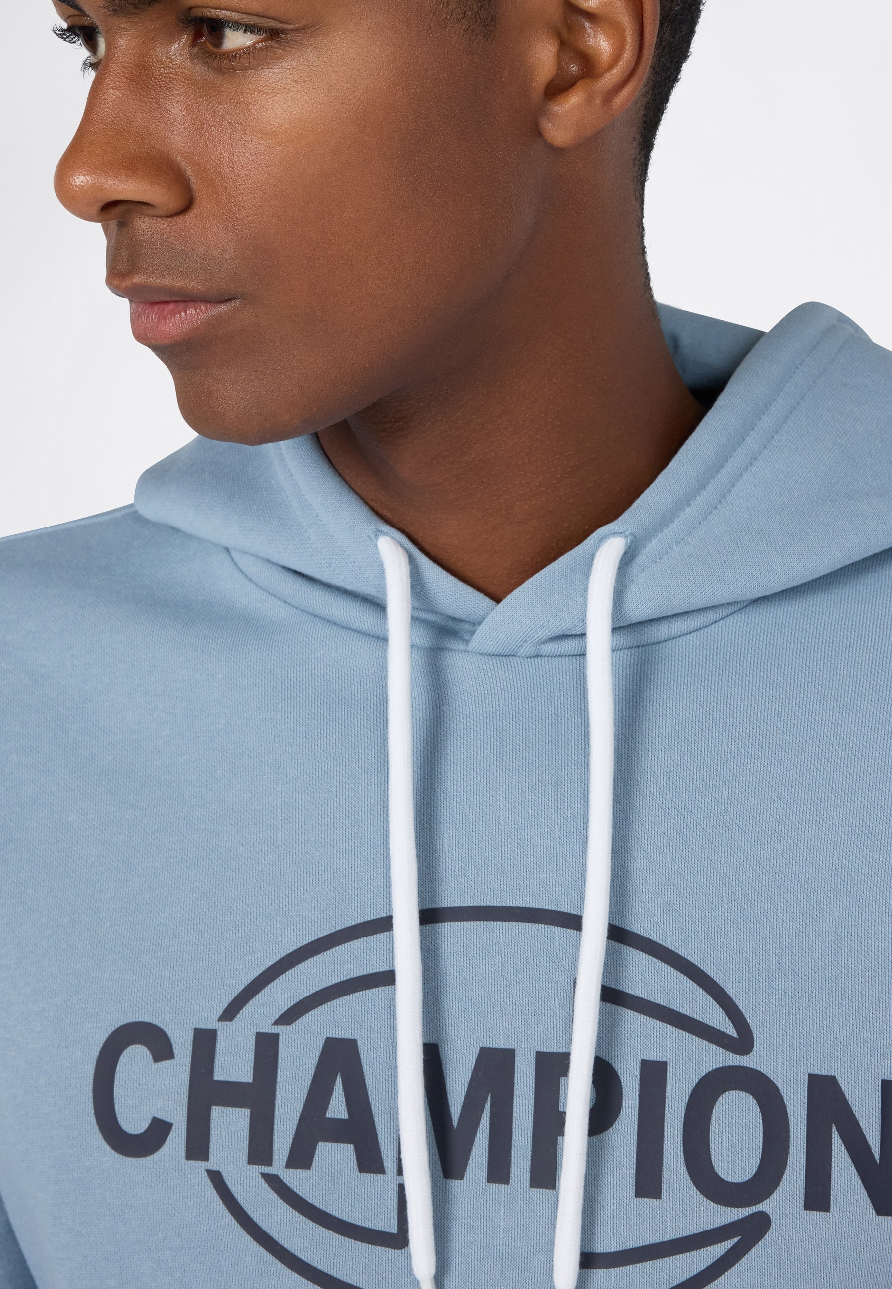 Champion Kapuzensweatshirt »Graphic Hoodie«, mit Kapuze, aus Baumwolle und Polyester, in den Grössen S bis XXL
