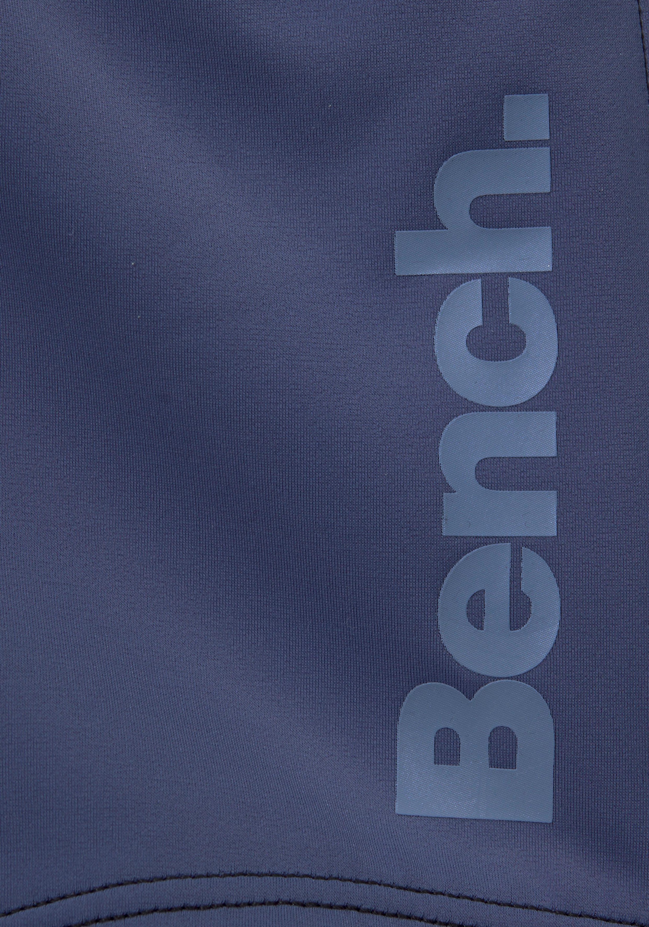 Bench. Boxer-Badehose, mit seitlichem Logoprint