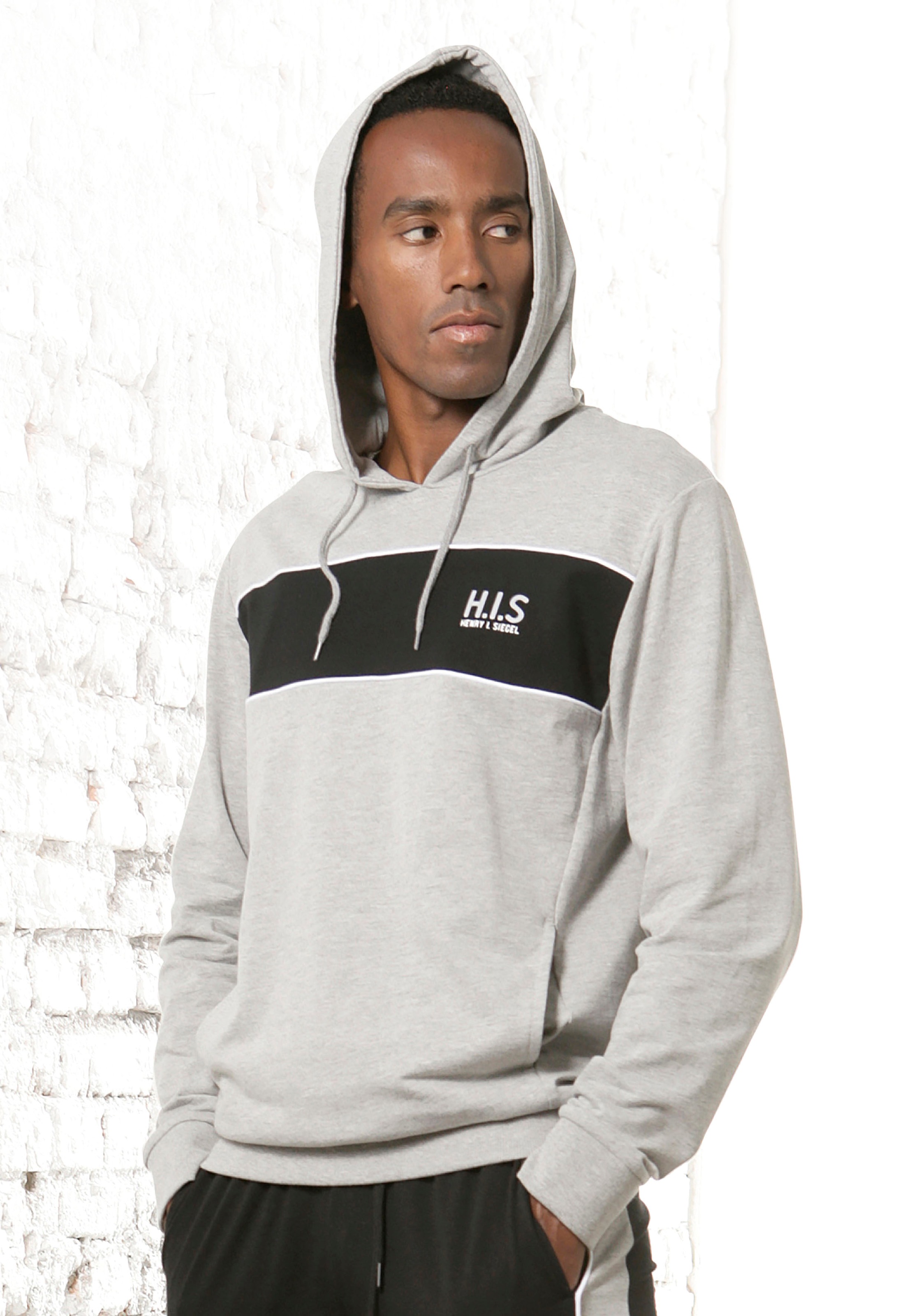 Image of H.I.S Kapuzensweatshirt, mit Colourblock und Logoprint bei Ackermann Versand Schweiz