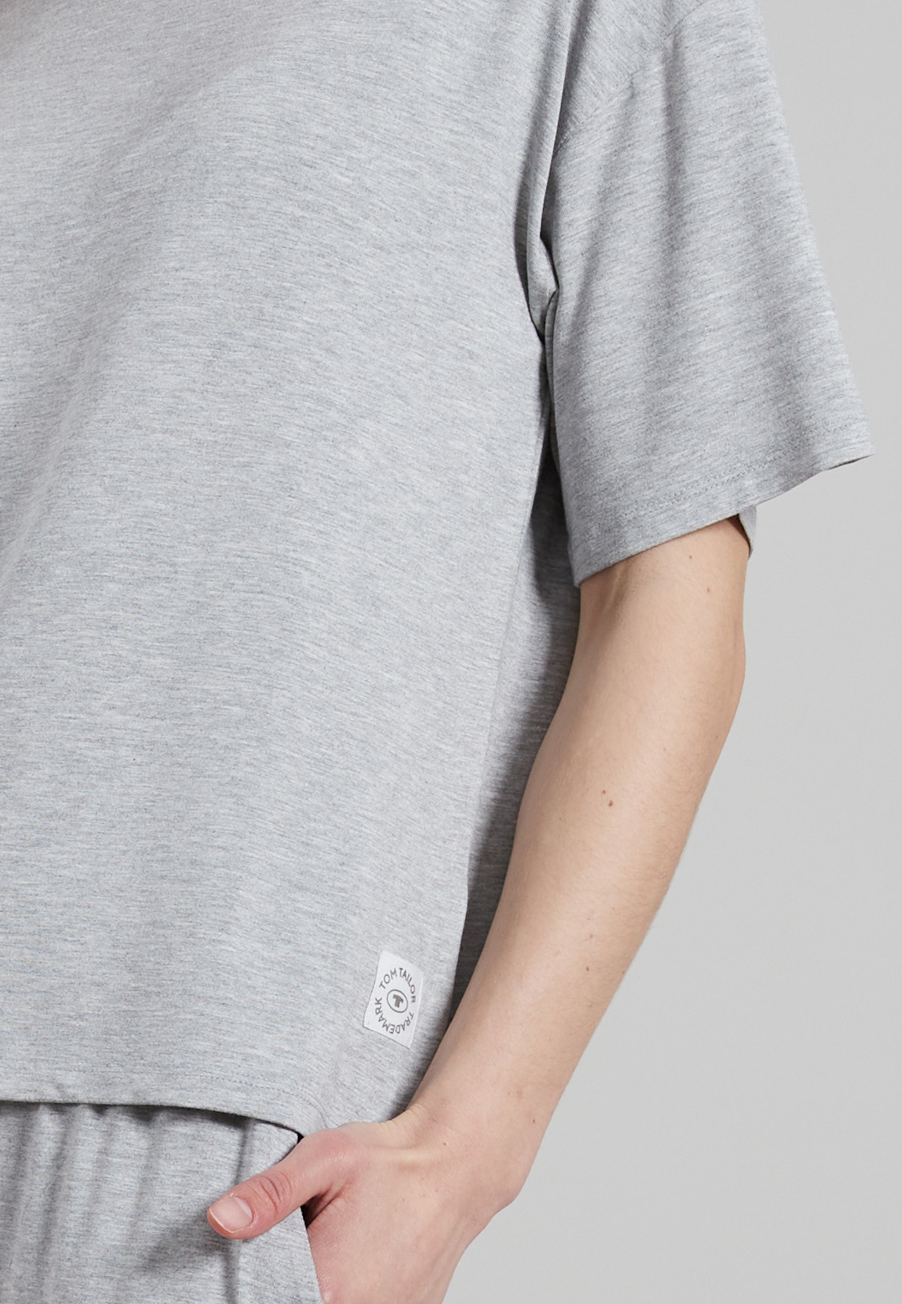TOM TAILOR Unterziehshirt »Manila«, Kurzarm, Rundhalsausschnitt, Viskosemix, kühlend, locker, basic
