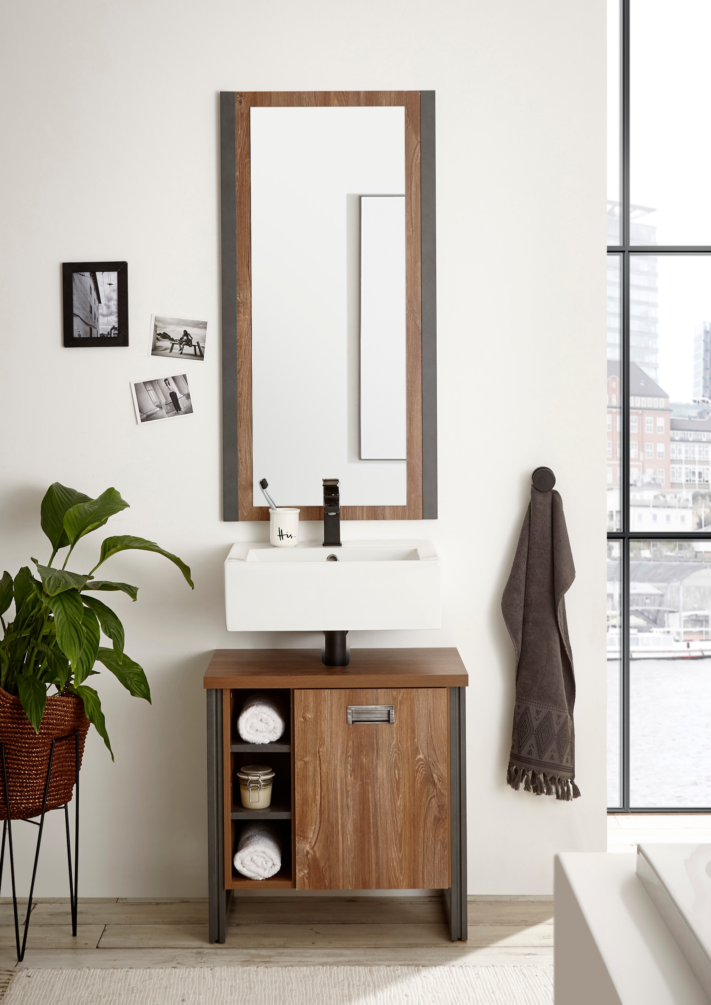 Home affaire Badmöbel-Set »Detroit, Bad im Industrialdesign, 2-teiliges Badezimmer«, (Set, 2 St.), Waschbeckenunterschrank und Spiegel, holzfarben, mit offenen Fächern