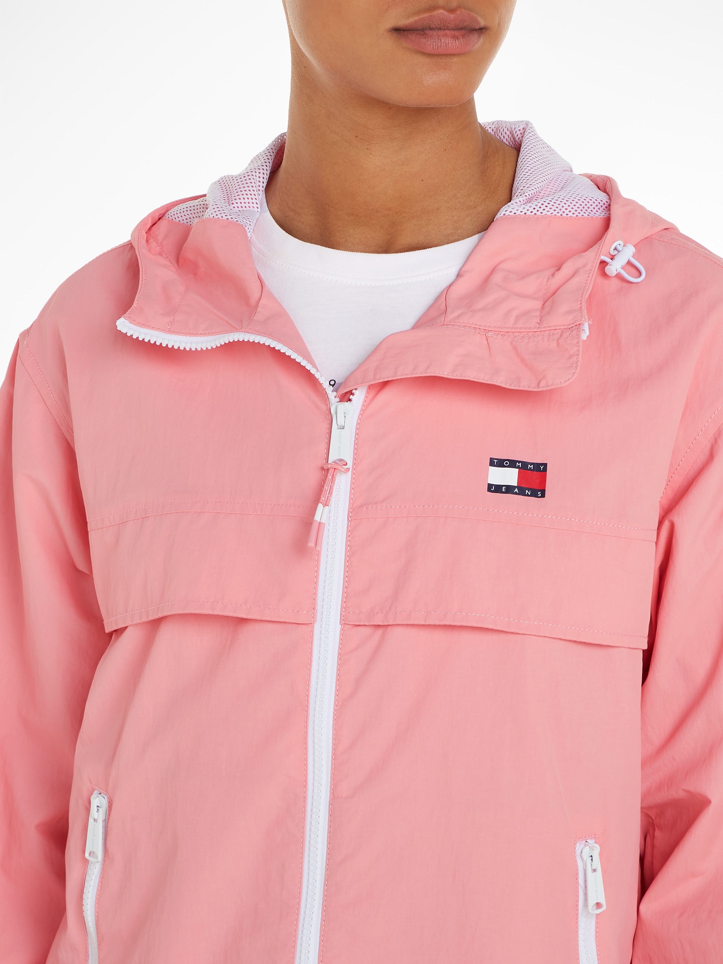 Tommy Jeans Windbreaker »TJW CHICAGO WINDBREAKER EXT«, mit Kapuze, mit kontrastfarbenen Reissverschlüssen