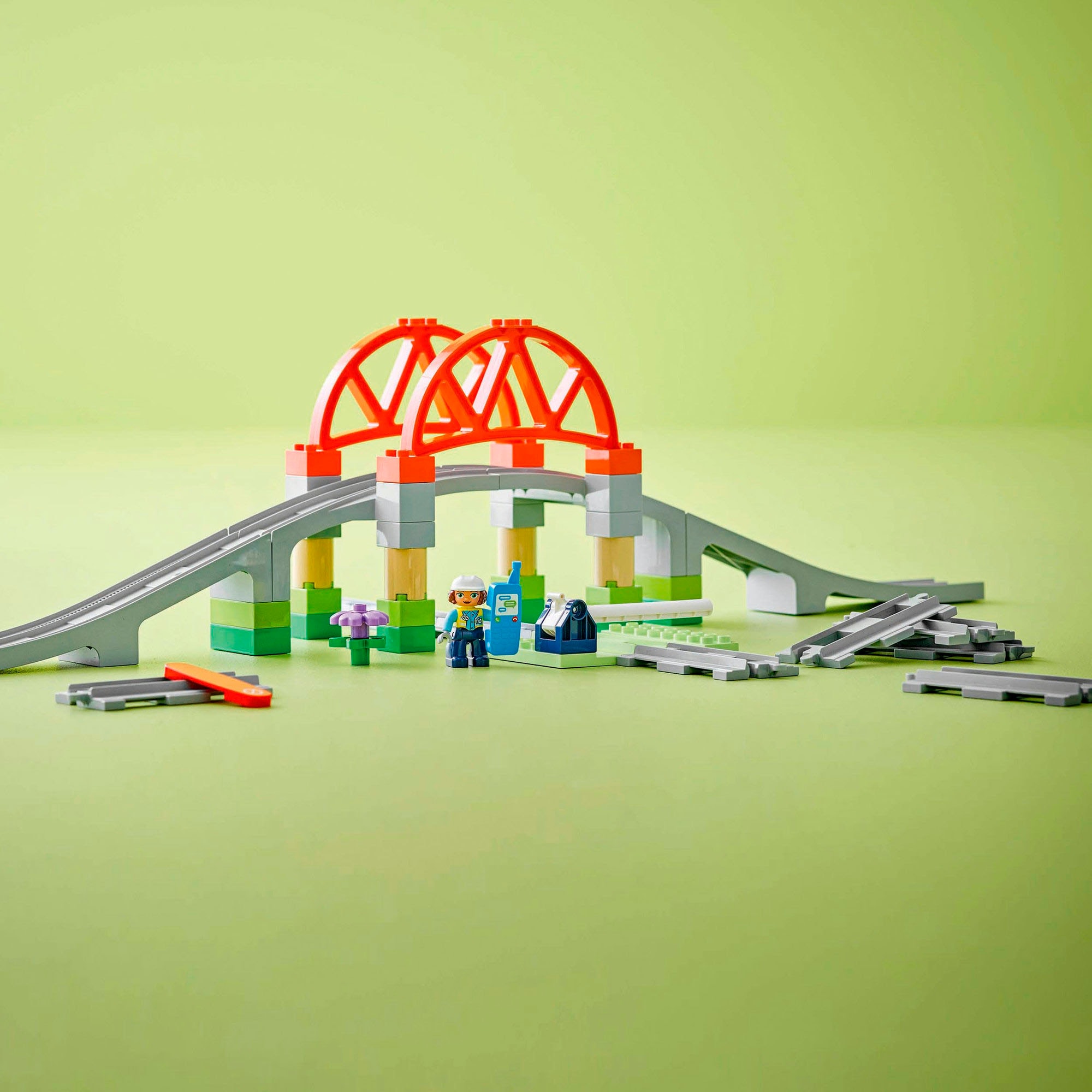 LEGO® Konstruktionsspielsteine »Eisenbahnbrücke und Schienen – Erweiterungsset (10426)« LEGO DUPLO Town; Made in Europe
