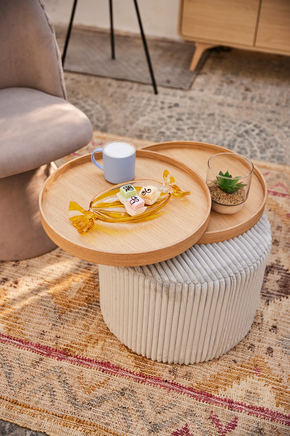 SalesFever Table d'appoint »Coffeetable in minimalistischer Optik« Bewegliche Tabletts trifft modernen Cordbezug