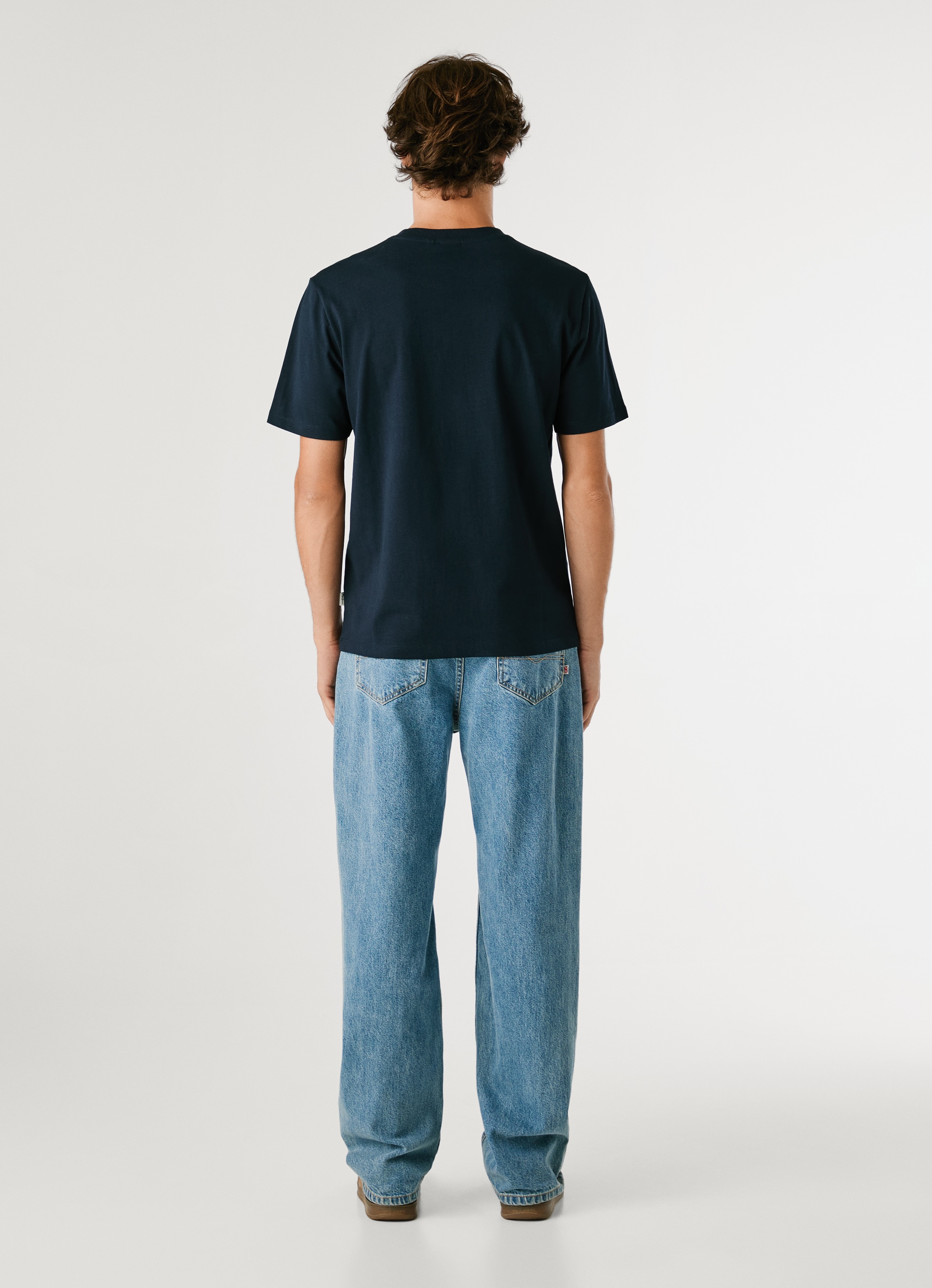 Pepe Jeans T-Shirt »CONTRAST CONNOR« mit Rundhals und gesticktem Logo