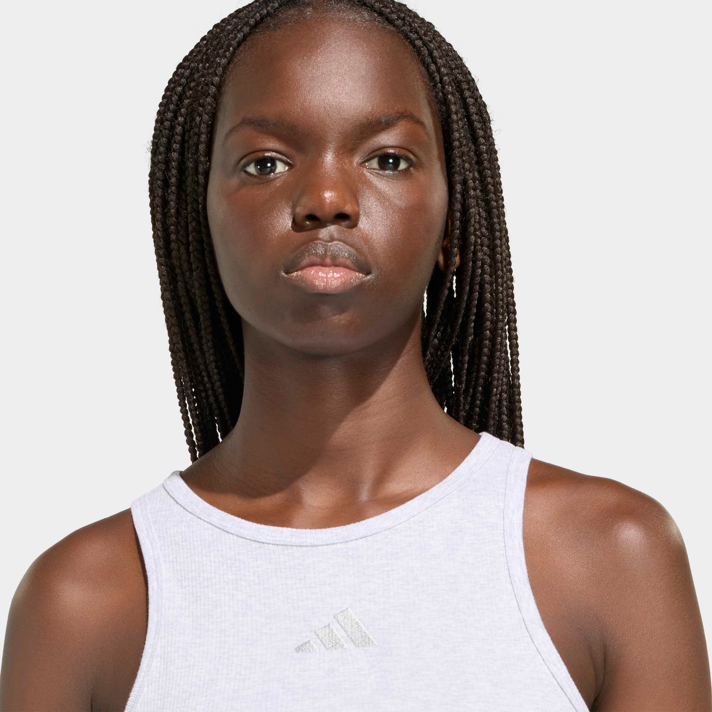 adidas Sportswear Tanktop »ADIDAS KIT, GERIPPT, KLEINES LOGO« gerippt, aus Baumwolle, Viskose und Elasthan, Cropped-Schnitt