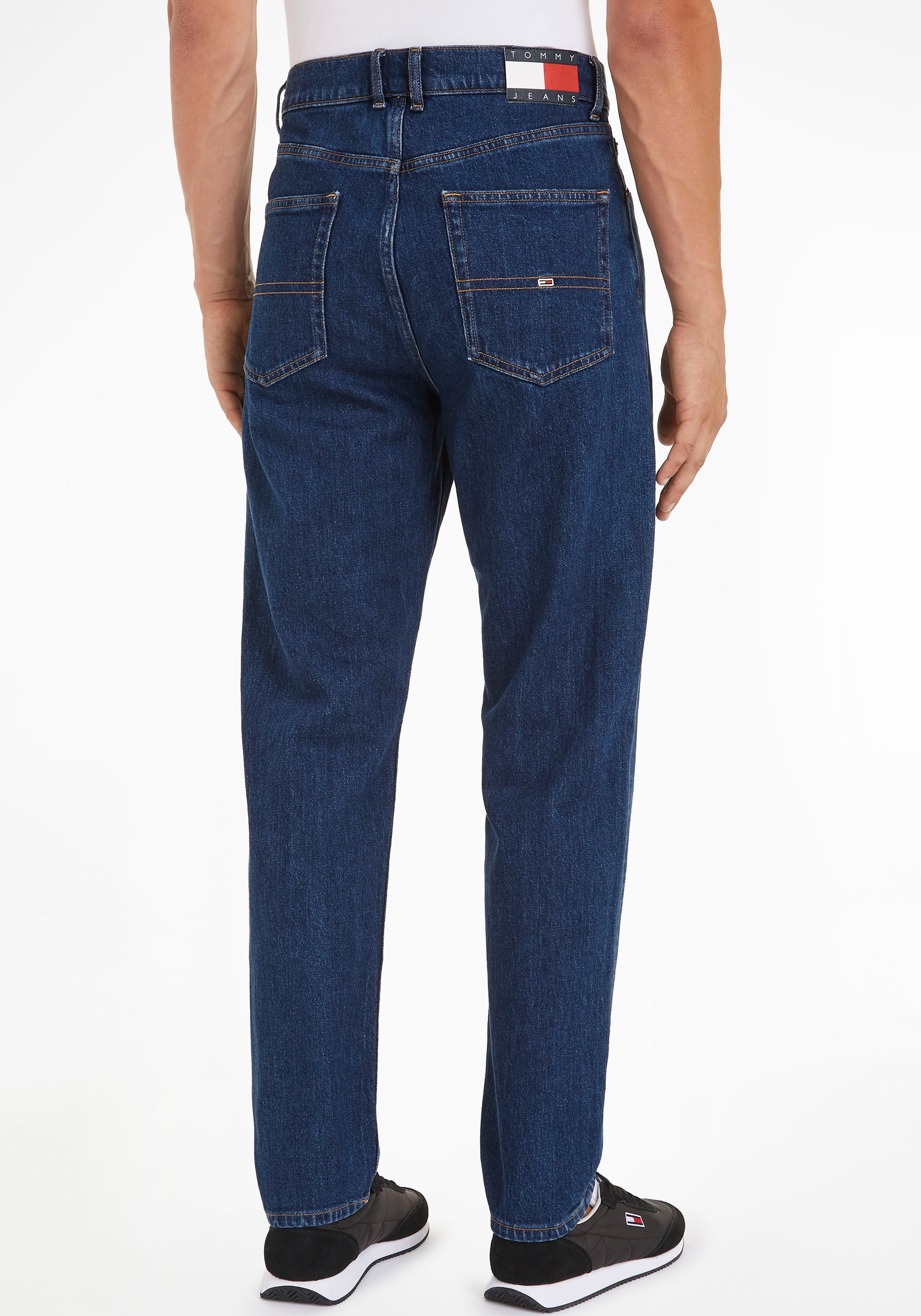 Tommy Jeans Tapered-fit-Jeans »Isaac Relaxed Tapered«, im 5-Pocket-Style