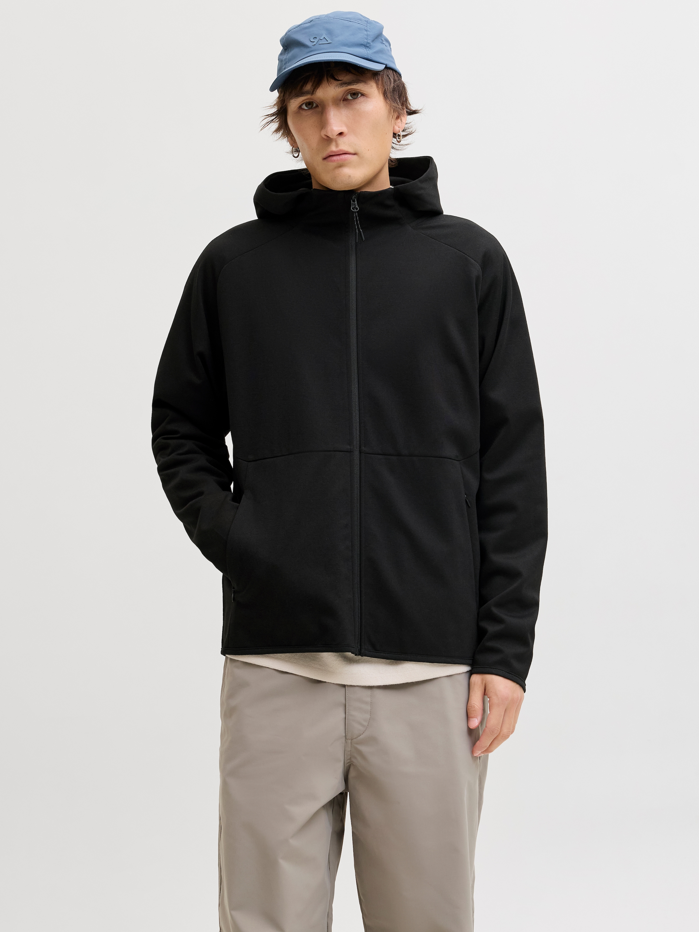 Image of Jack & Jones Sweatshirt "JJEBASE SWEAT ZIP HOOD SN", mit Kaputze