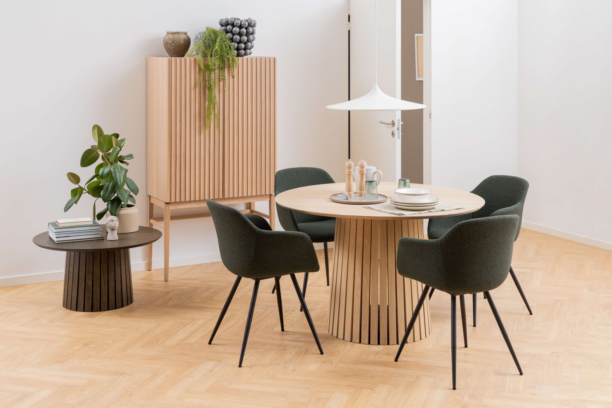 Image of ACTONA GROUP Esstisch "Christo Tisch, Wohnzimmertisch," rund, Eichenfurnier, Säulenfuss, Lamellenfront, Ø: 120 cm