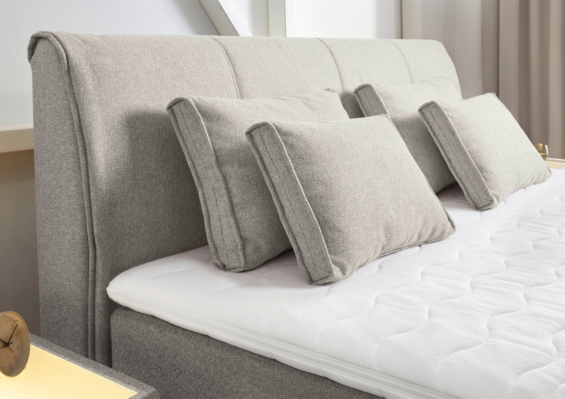 Jockenhöfer Gruppe Lit boxspring »CARLA, wahlweise mit Bettkasten, Inkl. Topper & 4 Kissen« revêtu au choix de chenille ou de tissu tissé, 160x200cm ou 180x200