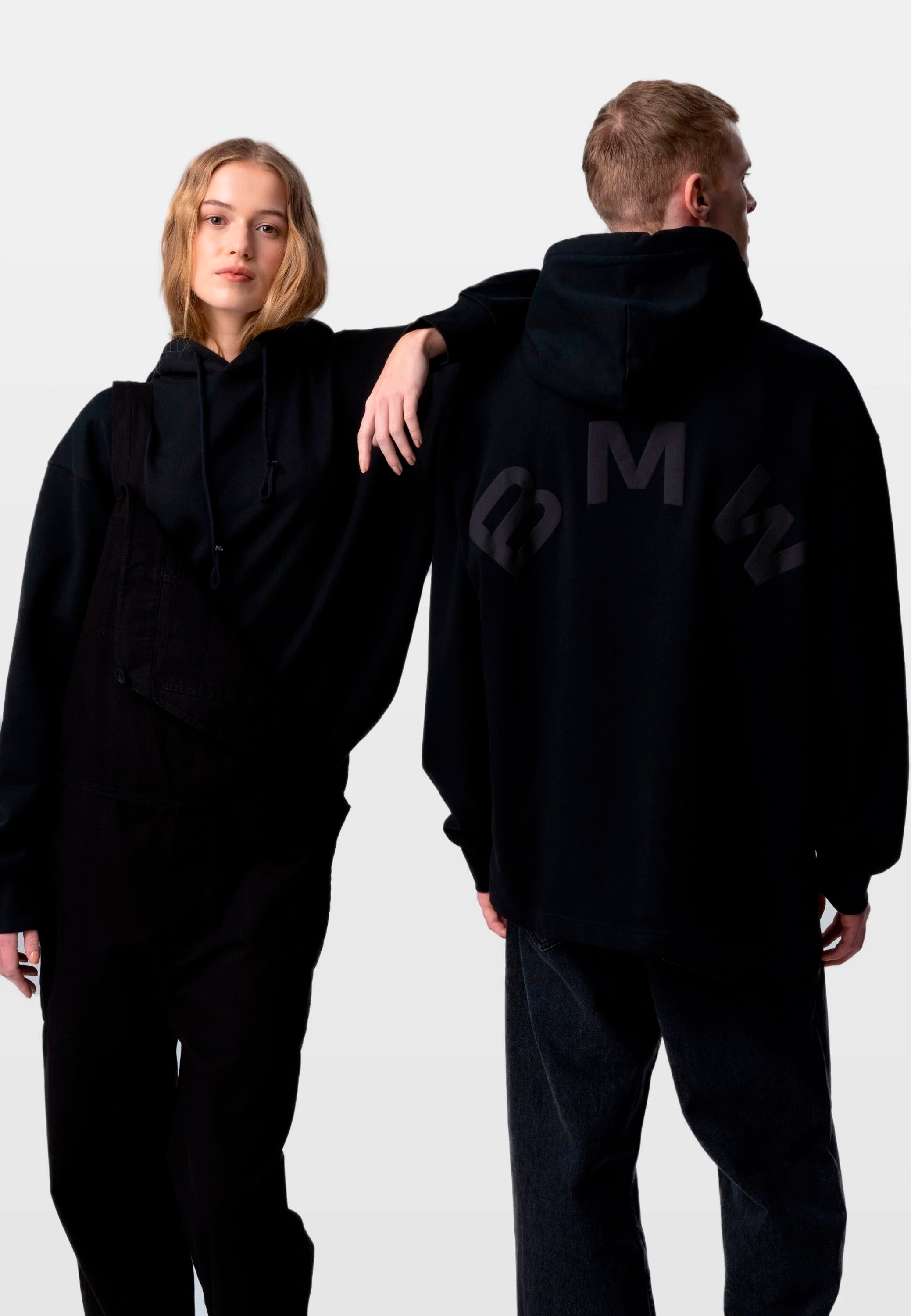 Image of BMW Hoodie, mit dezentem Logo auf der Rückseite