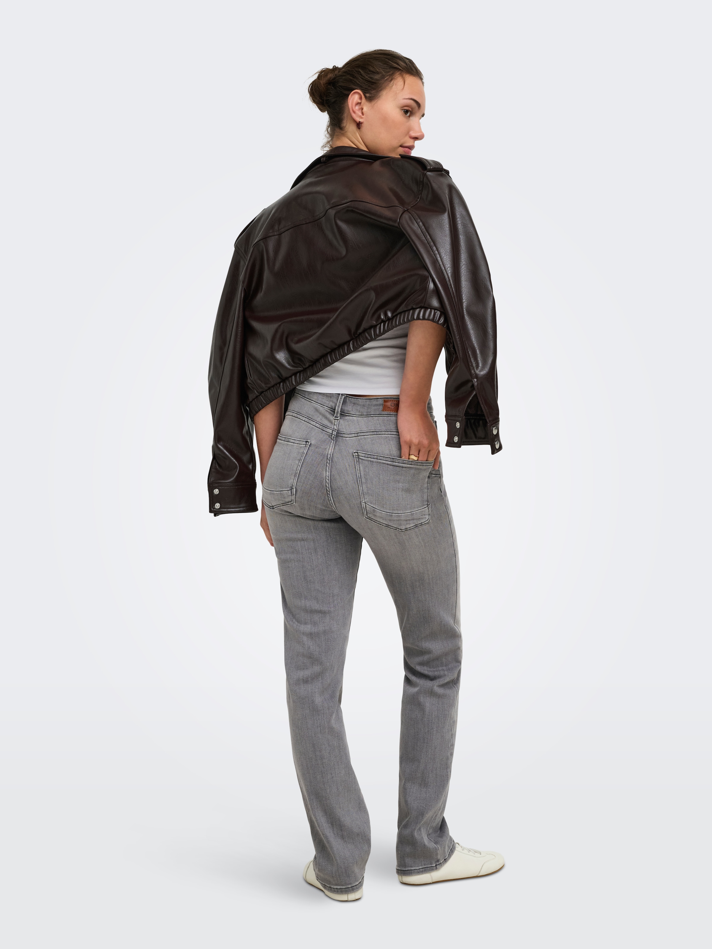 ONLY Jeans slim »ONLPOWER MW PUSH UP SLIM STRAIGHT DNM« mélange de coton, taille mi-haute, coupe slim