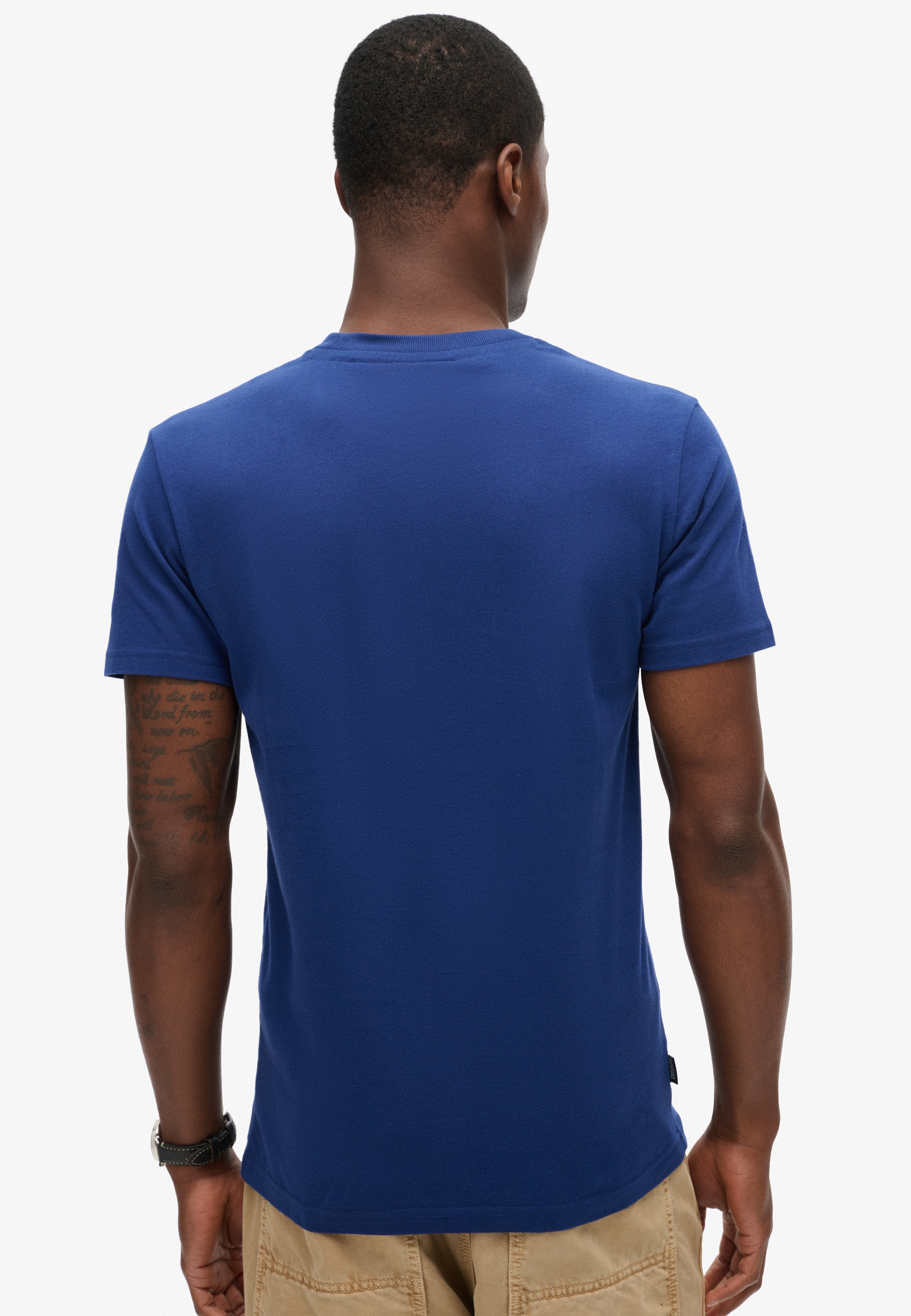 Superdry Rundhalsshirt »ESSENTIAL LOGO EMB TEE« aus Baumwolle und Single Jersey, Slim Fit, Kurzarm, hüftlang