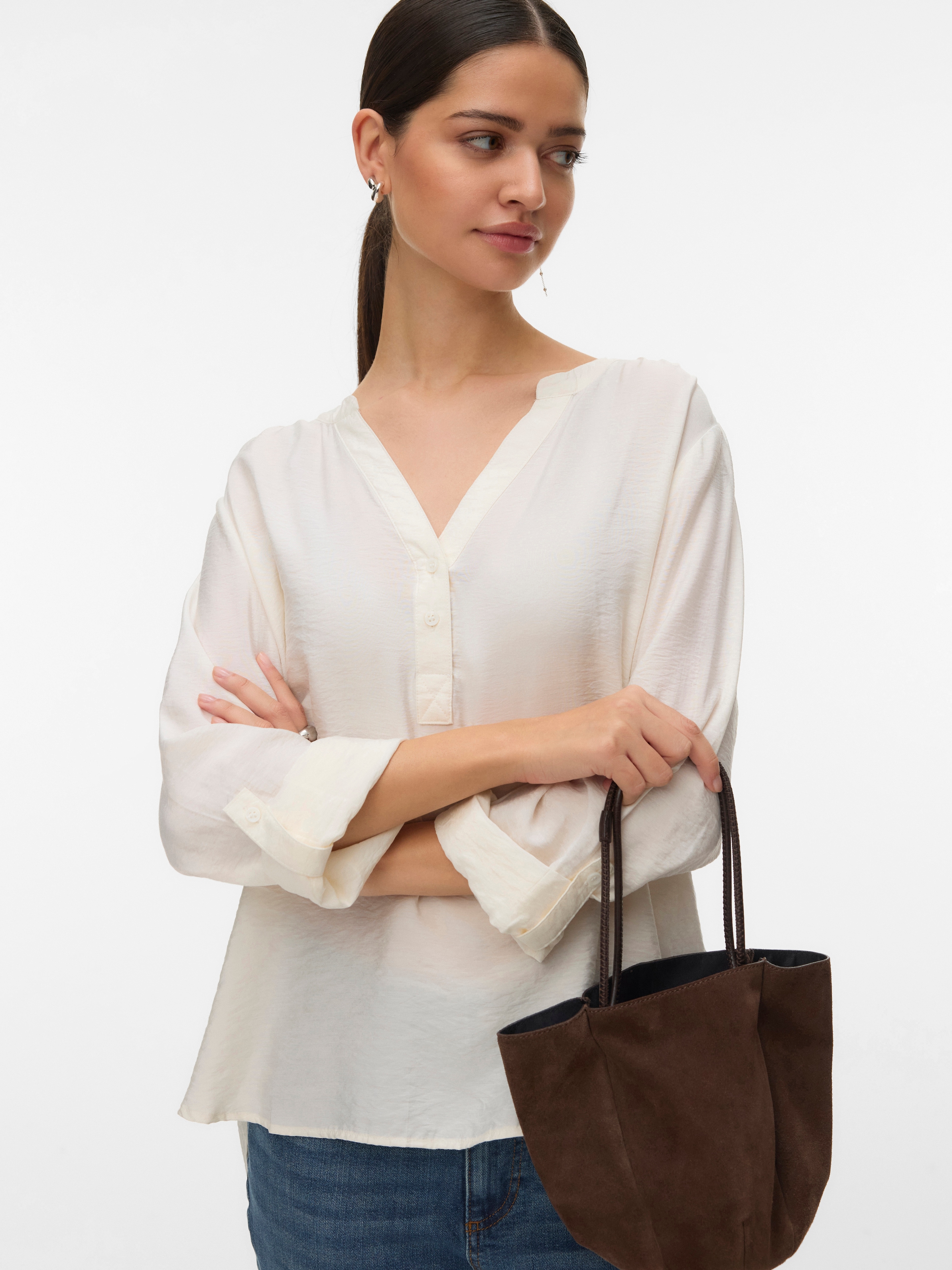 Image of Vero Moda Blusenshirt "VMKAJA LS V-NECK FOLD-UP TOP WVN" mit Raglan-Ärmeln