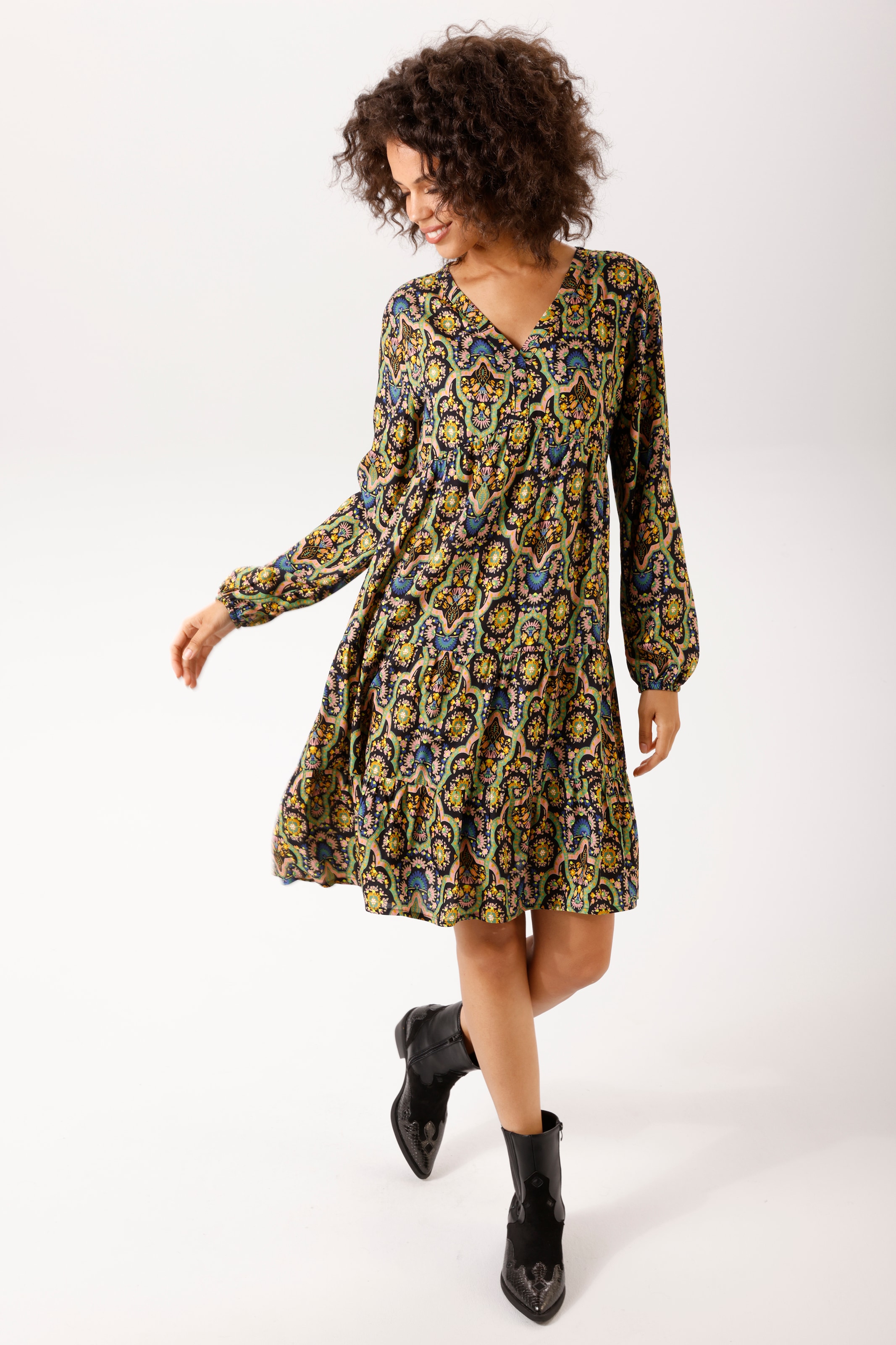 Aniston CASUAL Tunikakleid mit farbenfrohen, grafischen Druck - NEUE KOLLEKTION