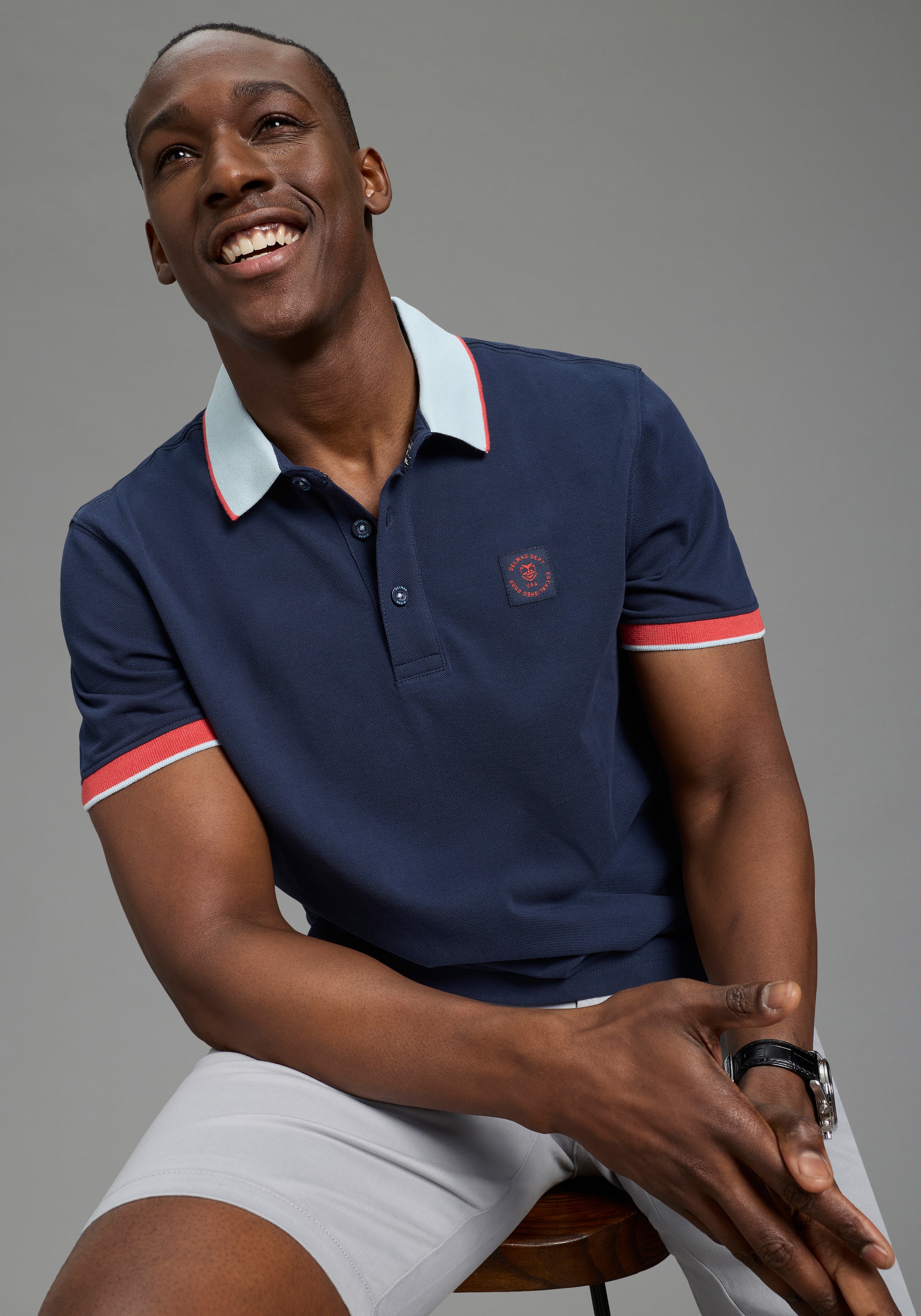 Image of DELMAO Poloshirt "Neue Kollektion" klassischer Polokragen, Kurzarm, normale Passform, mit Stickerei